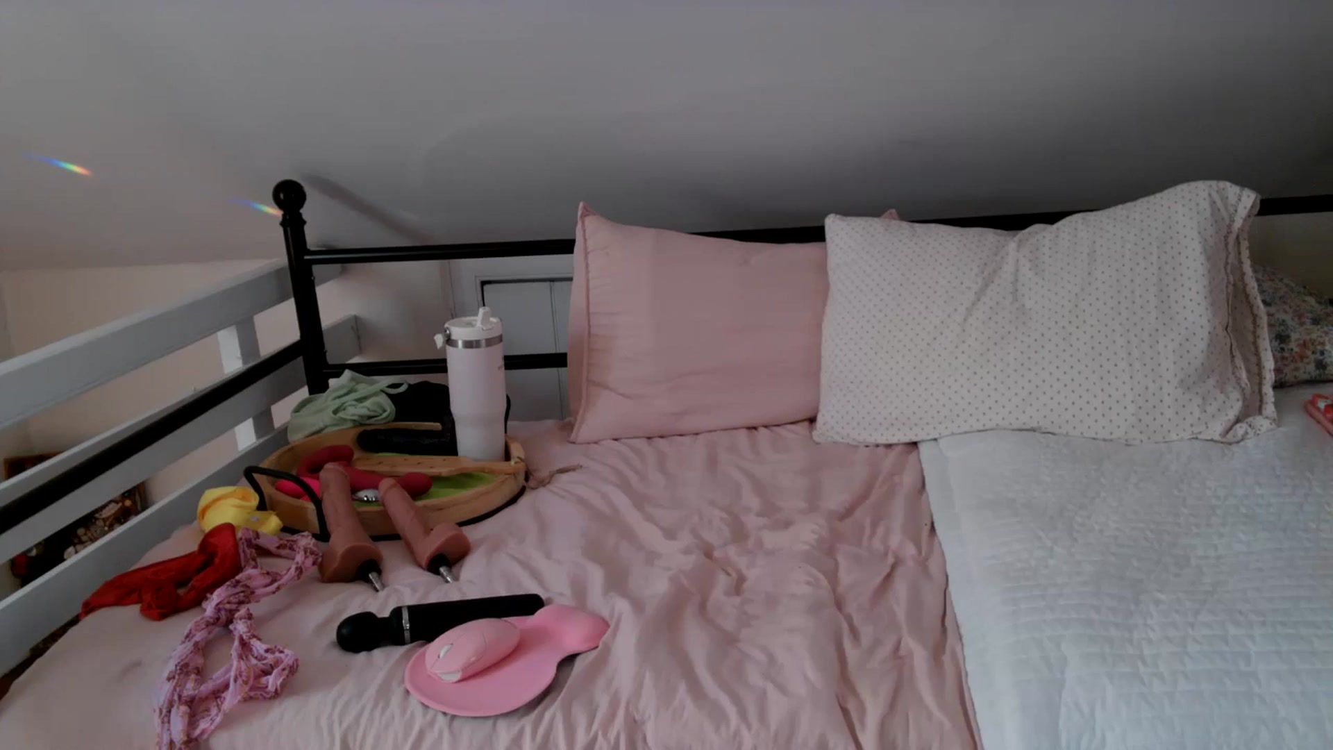 Gallery image thumbnail from Lena_bee's myfreecams stream on, 07/28/2024, 20:37 image 1 of 20