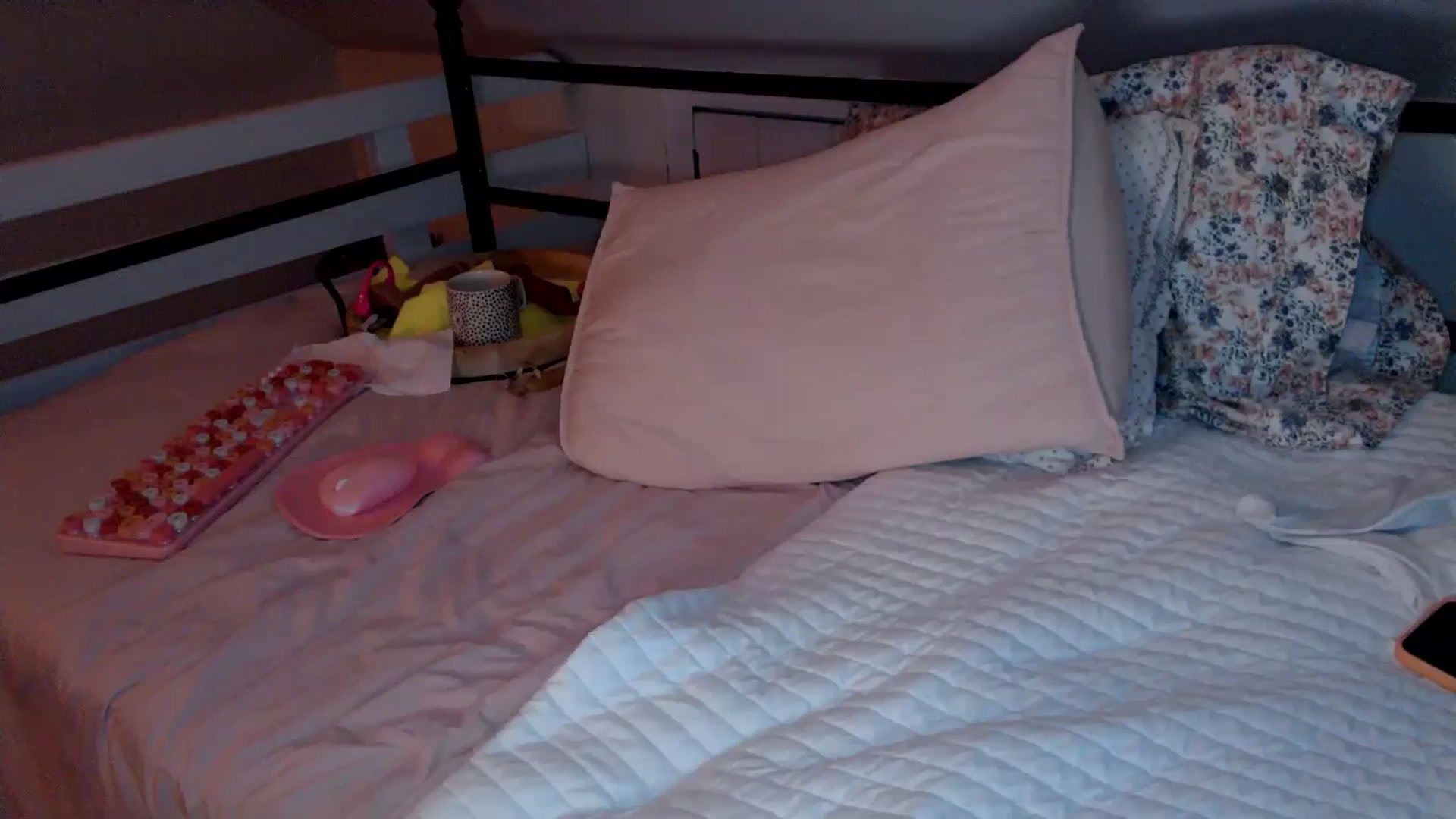 Gallery image thumbnail from Lena_bee's myfreecams stream on, 07/31/2024, 04:15 image 11 of 20