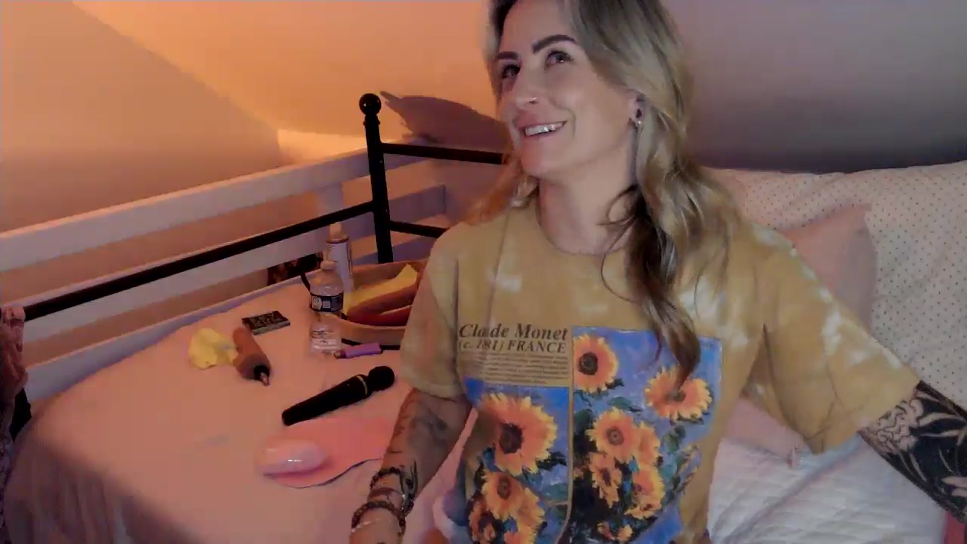 Gallery image thumbnail from Lena_bee's myfreecams stream on, 08/02/2024, 06:20 image 18 of 20