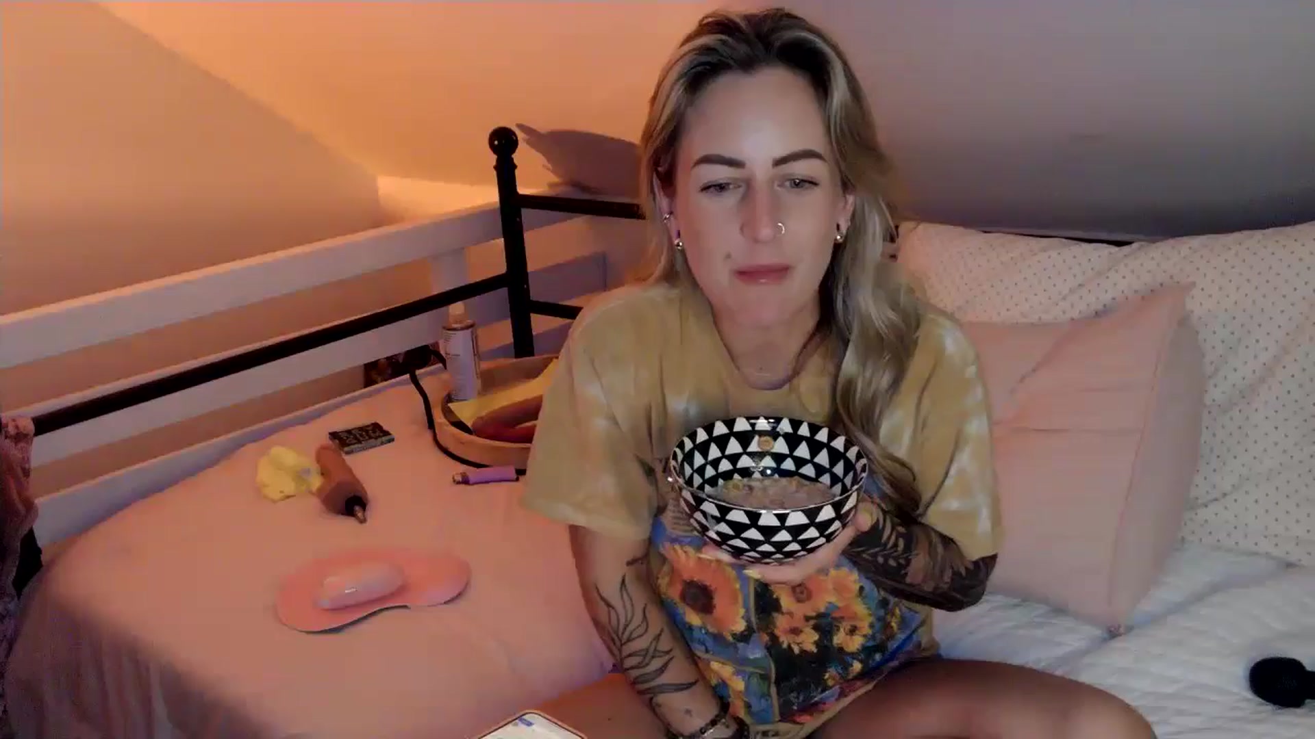 Gallery image thumbnail from Lena_bee's myfreecams stream on, 08/02/2024, 06:20 image 4 of 20