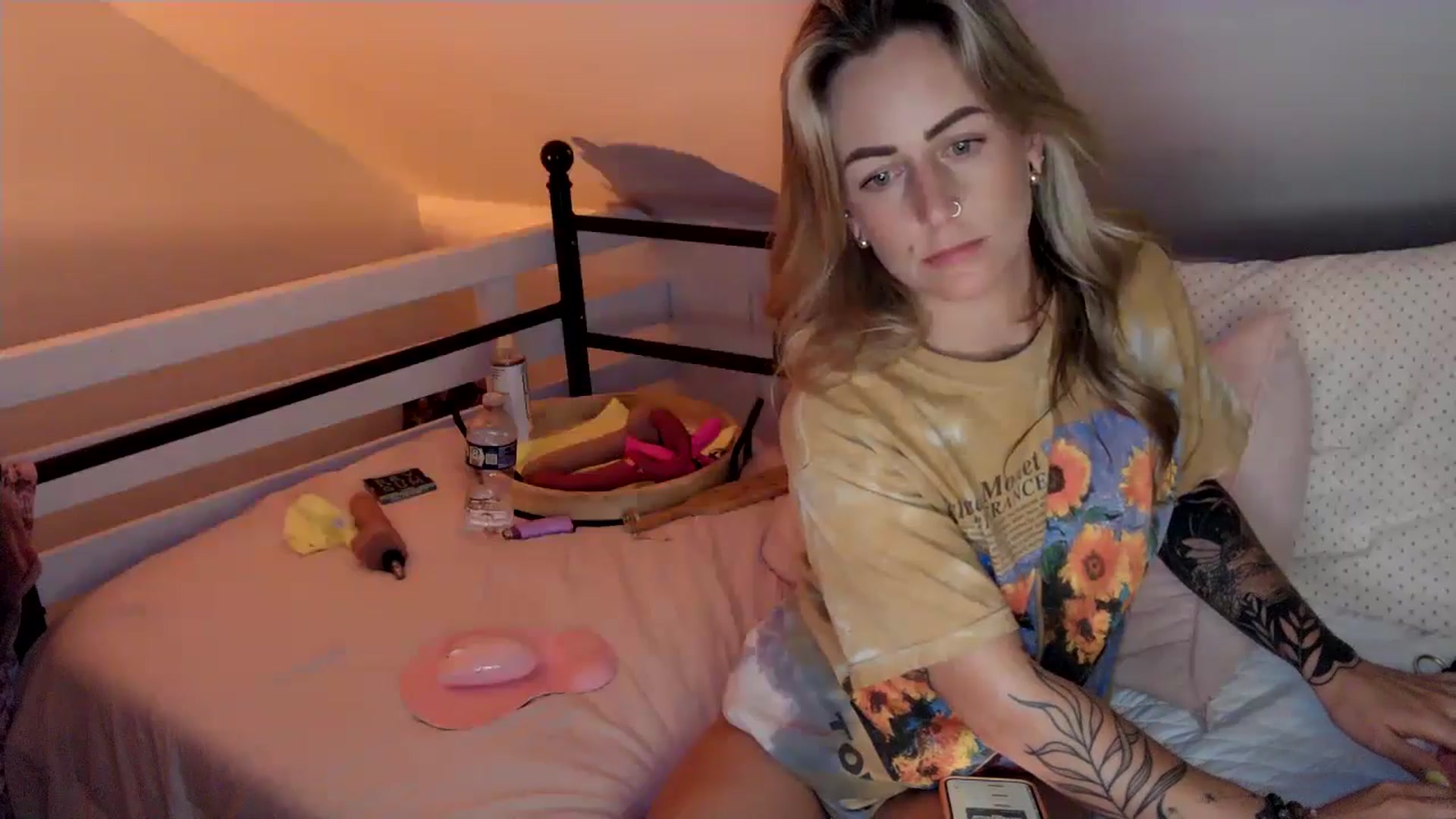 Gallery image thumbnail from Lena_bee's myfreecams stream on, 08/02/2024, 06:20 image 19 of 20