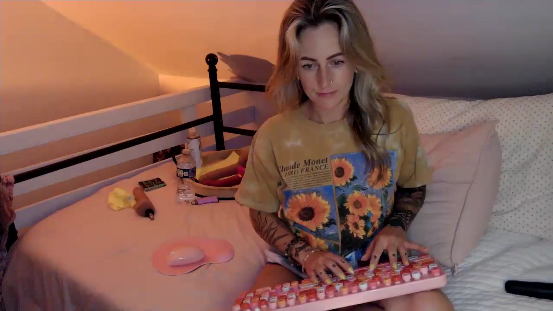 Gallery image thumbnail from Lena_bee's myfreecams stream on, 08/02/2024, 06:20 image 12 of 20