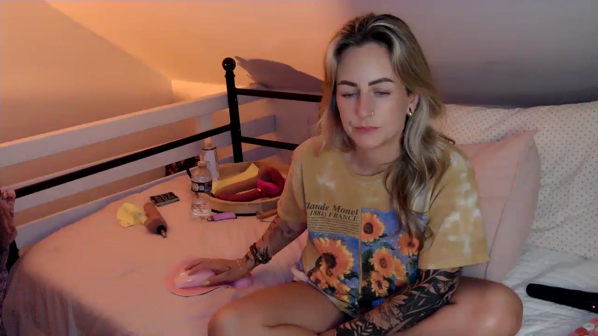 Gallery image thumbnail from Lena_bee's myfreecams stream on, 08/02/2024, 06:20 image 14 of 20