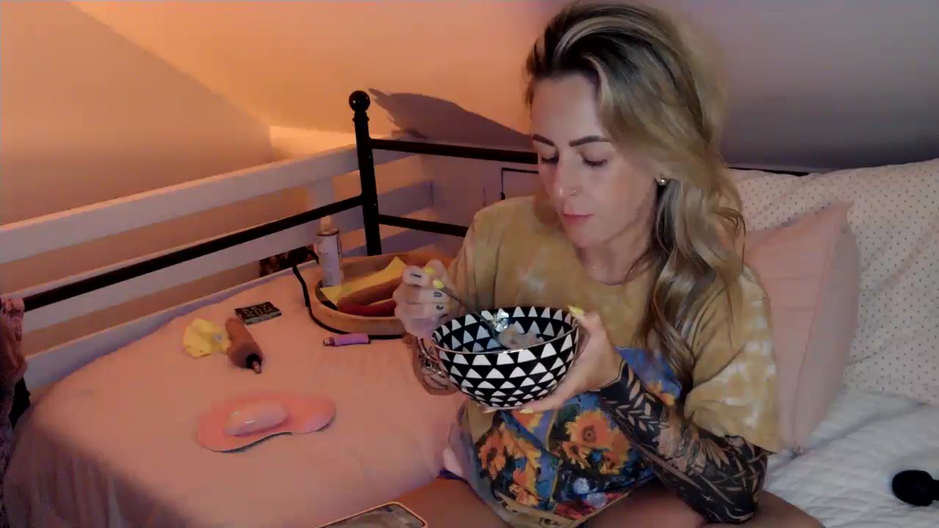 Gallery image thumbnail from Lena_bee's myfreecams stream on, 08/02/2024, 06:20 image 5 of 20