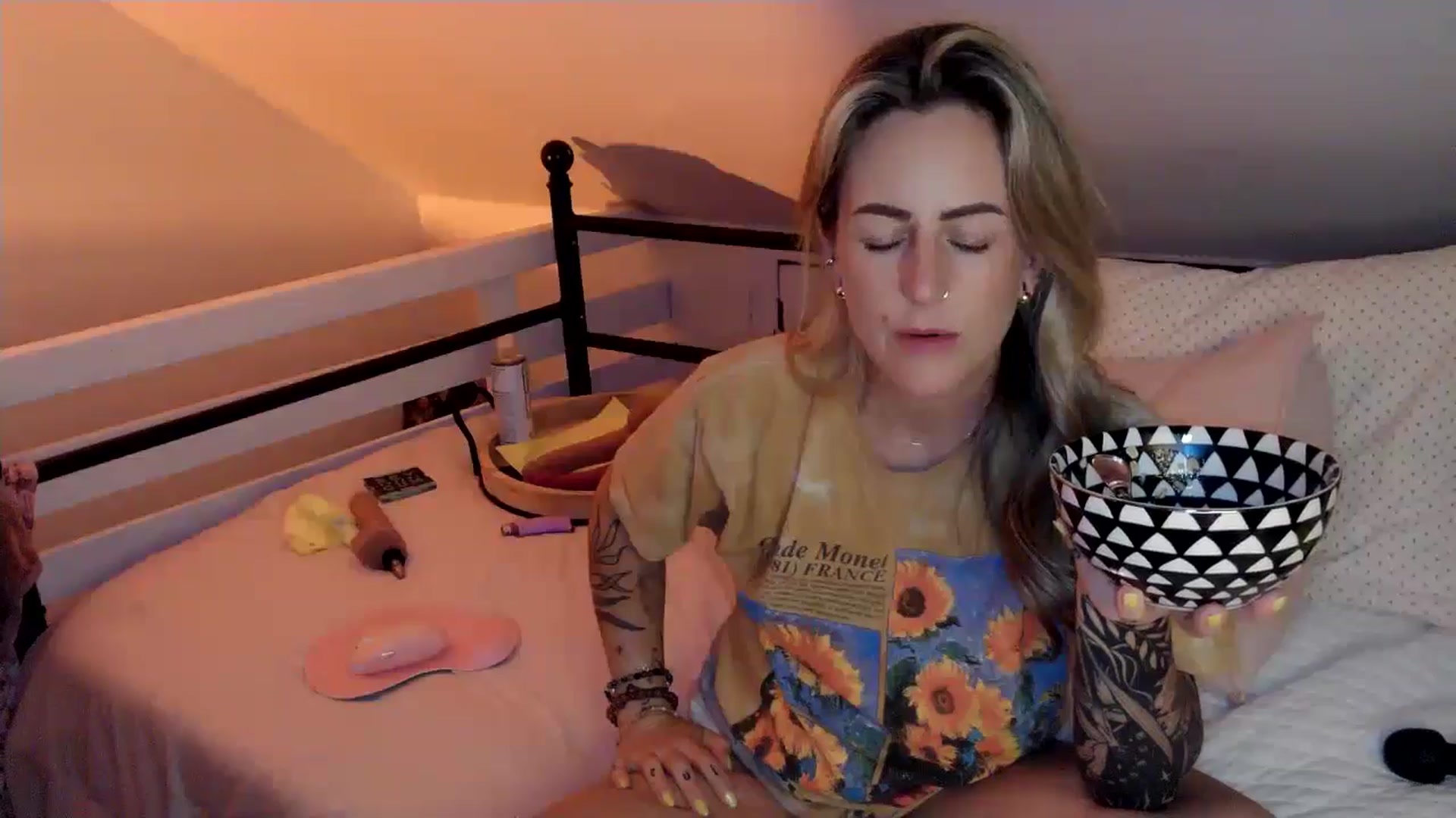 Gallery image thumbnail from Lena_bee's myfreecams stream on, 08/02/2024, 06:20 image 6 of 20