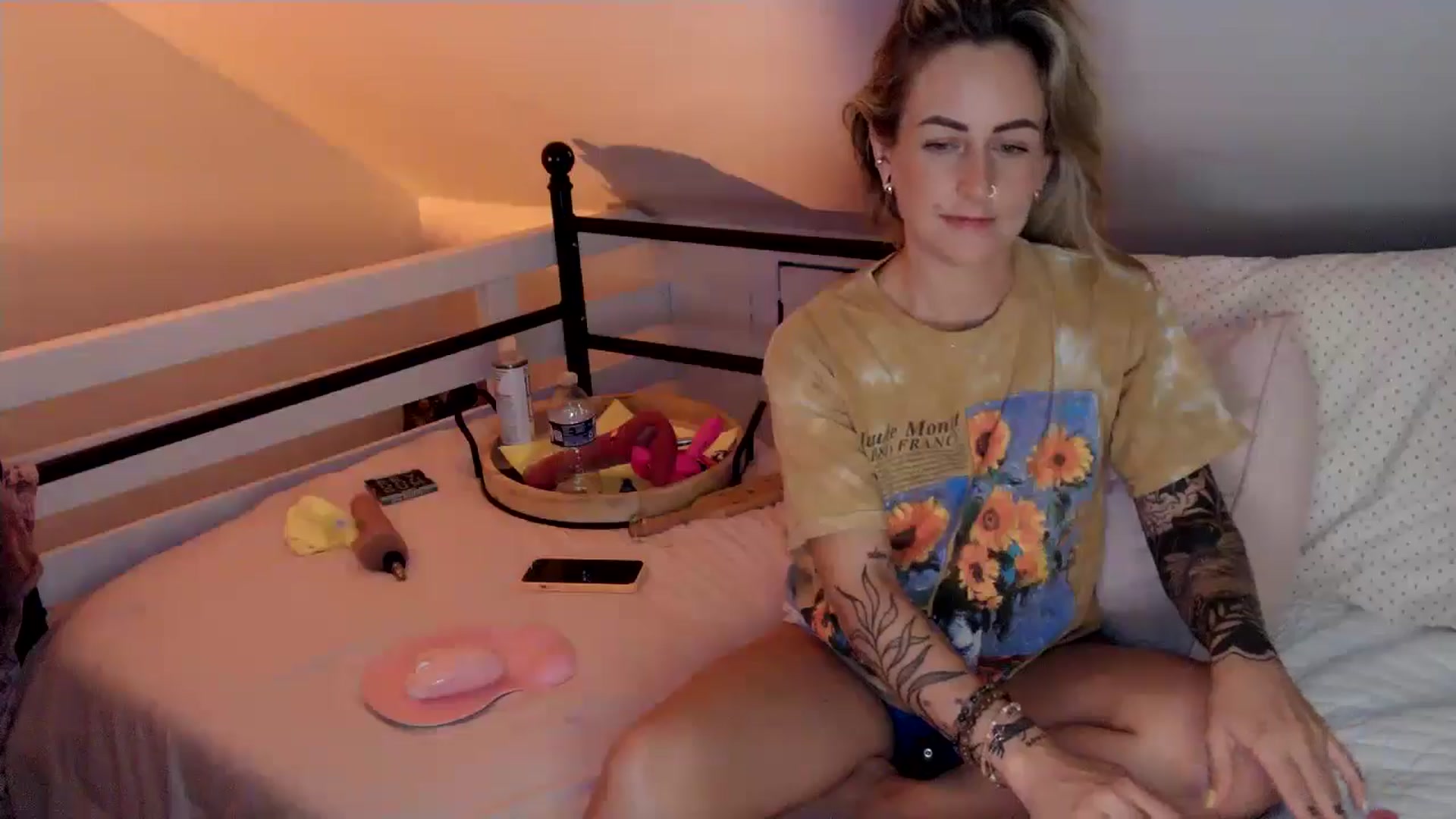 Gallery image thumbnail from Lena_bee's myfreecams stream on, 08/02/2024, 06:35 image 18 of 20
