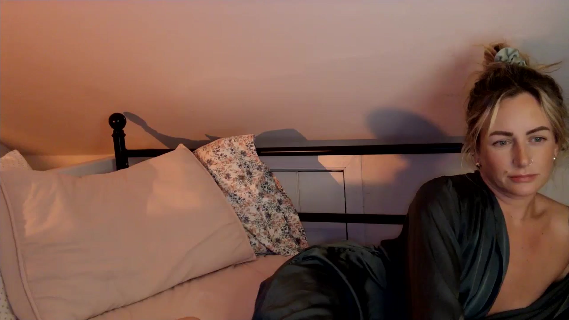 Gallery image thumbnail from Lena_bee's myfreecams stream on, 08/05/2024, 04:08 image 11 of 20