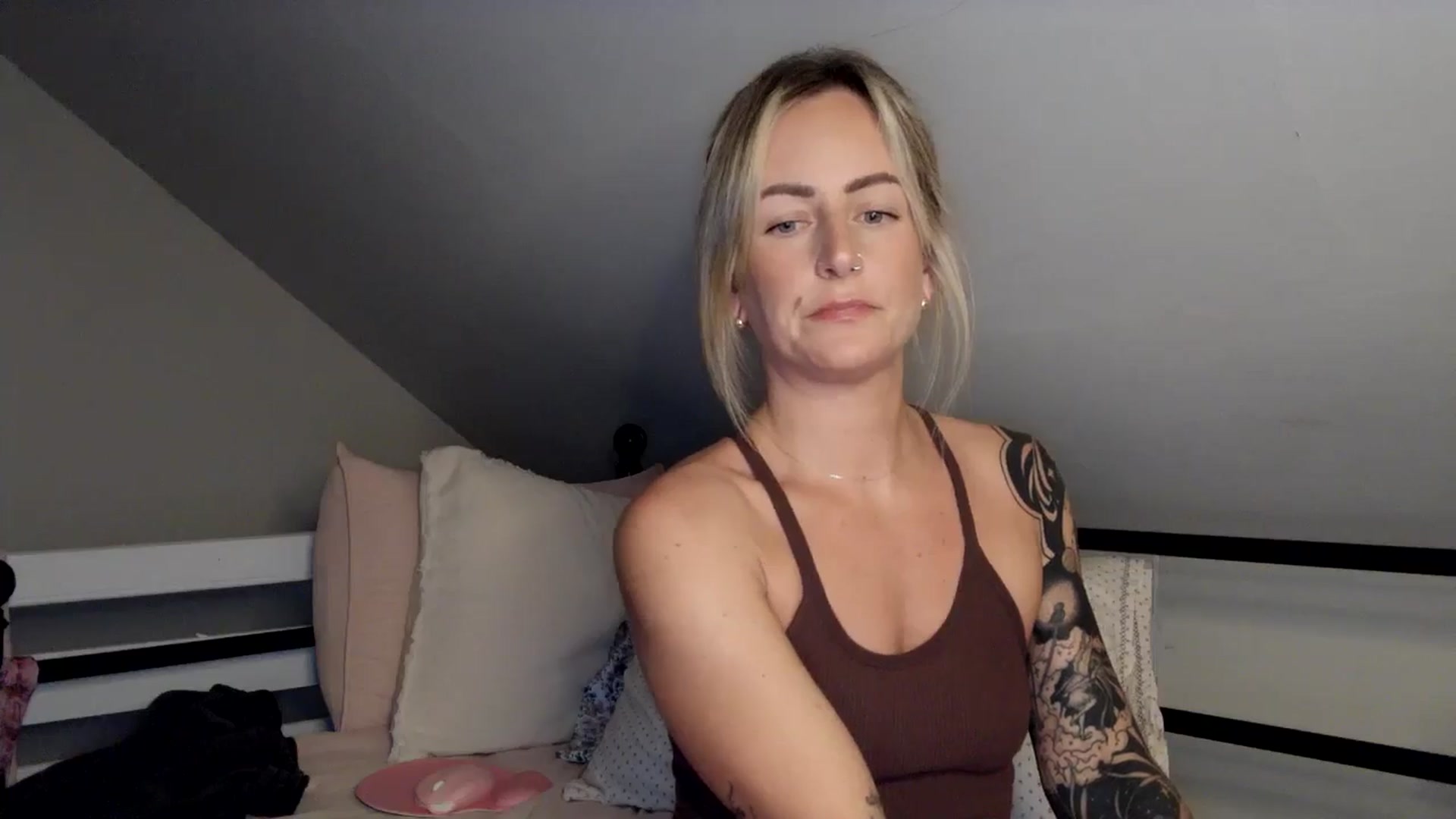 Gallery image thumbnail from Lena_bee's myfreecams stream on, 08/08/2024, 04:48 image 2 of 20