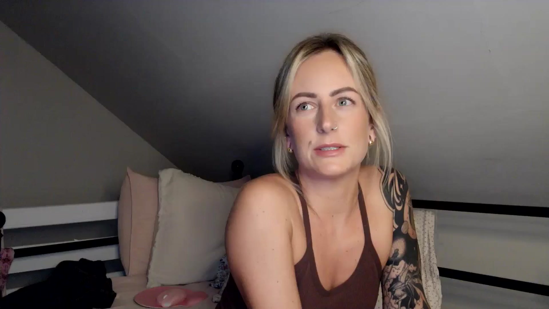 Gallery image thumbnail from Lena_bee's myfreecams stream on, 08/08/2024, 04:48 image 1 of 20
