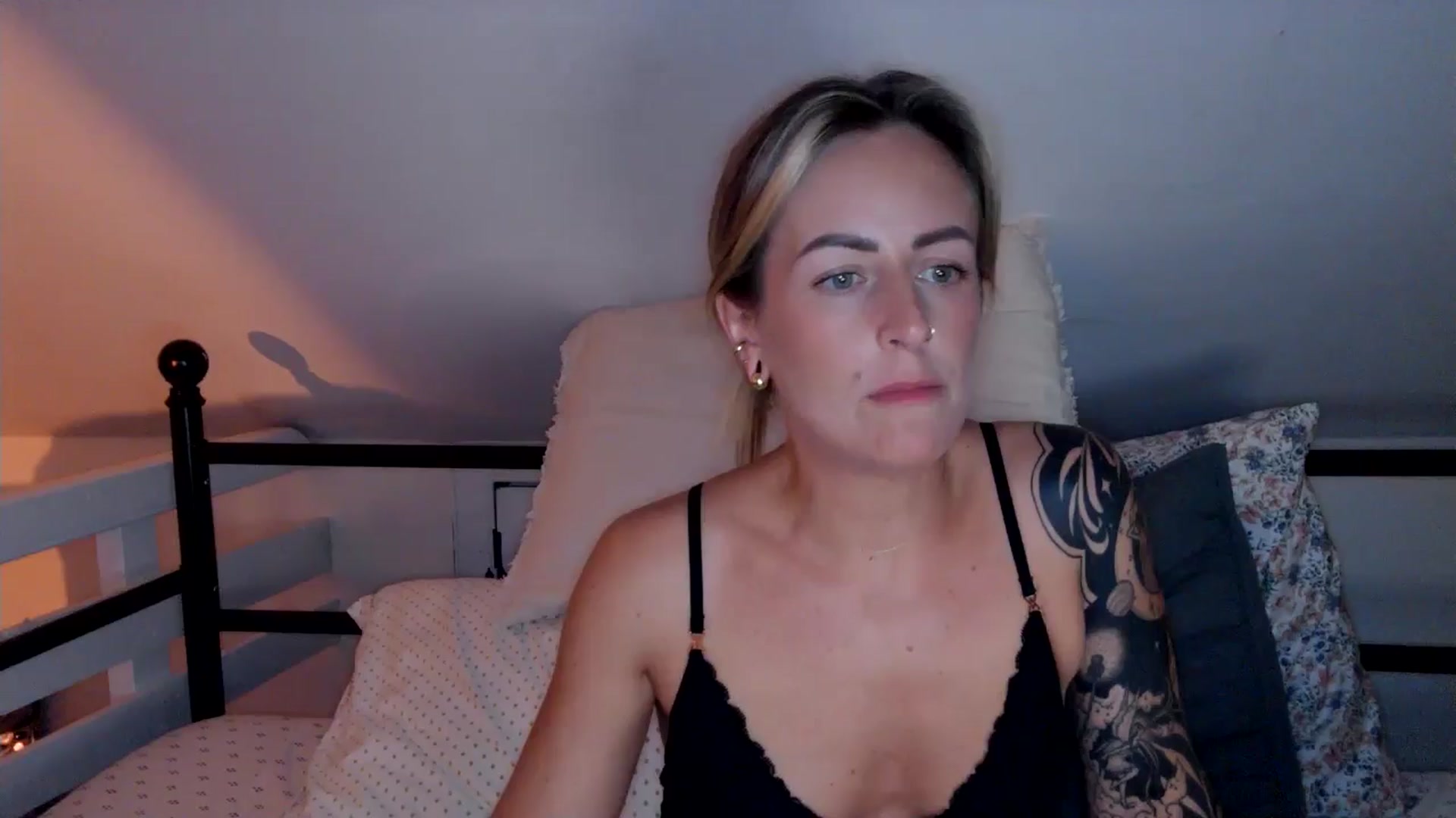 Gallery image thumbnail from Lena_bee's myfreecams stream on, 08/14/2024, 07:06 image 9 of 20