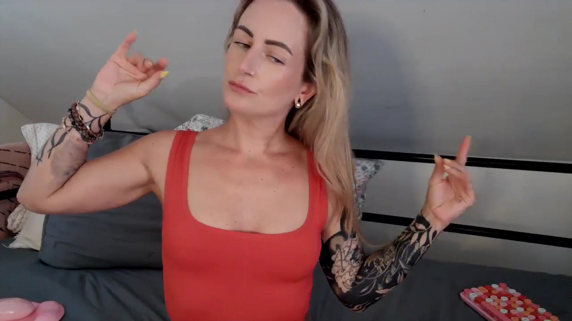 Gallery image thumbnail from Lena_bee's myfreecams stream on, 08/15/2024, 17:39 image 8 of 20
