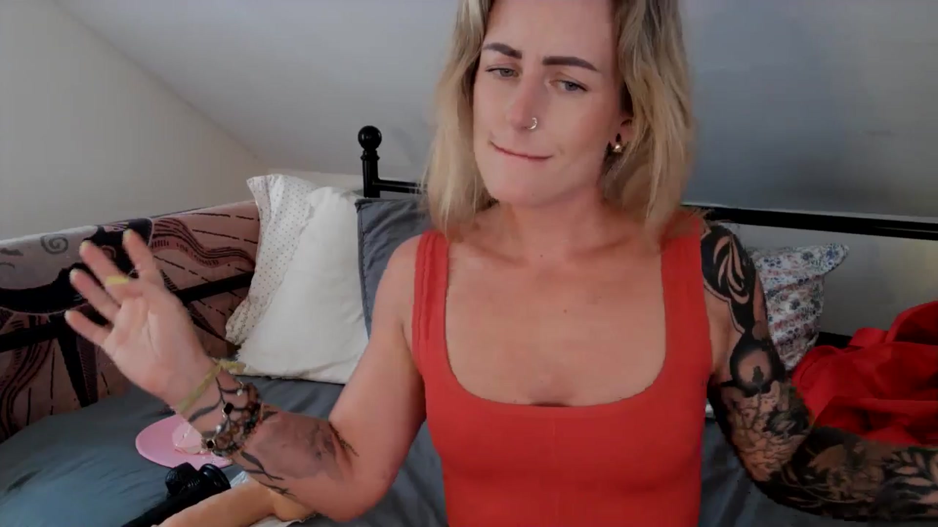 Gallery image thumbnail from Lena_bee's myfreecams stream on, 08/15/2024, 18:50 image 9 of 20