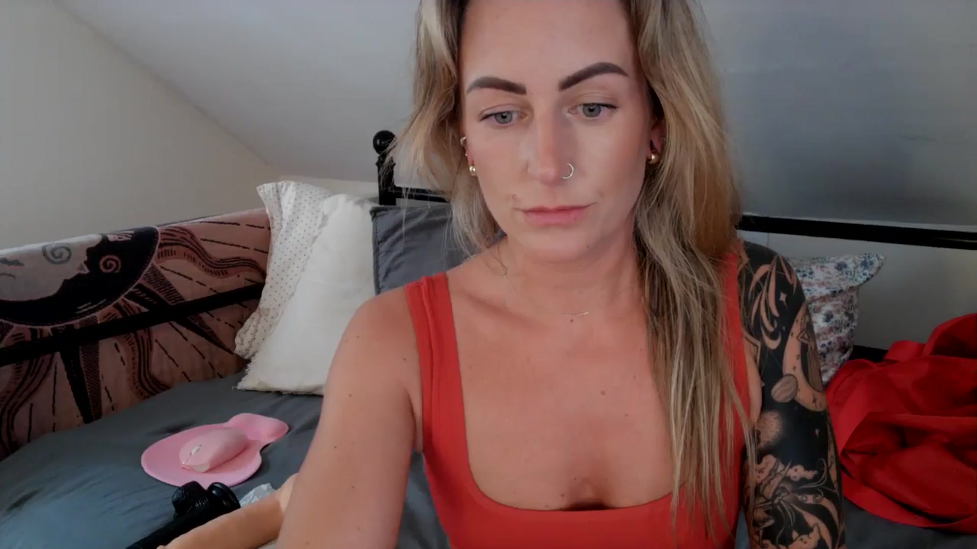 Gallery image thumbnail from Lena_bee's myfreecams stream on, 08/15/2024, 18:50 image 8 of 20