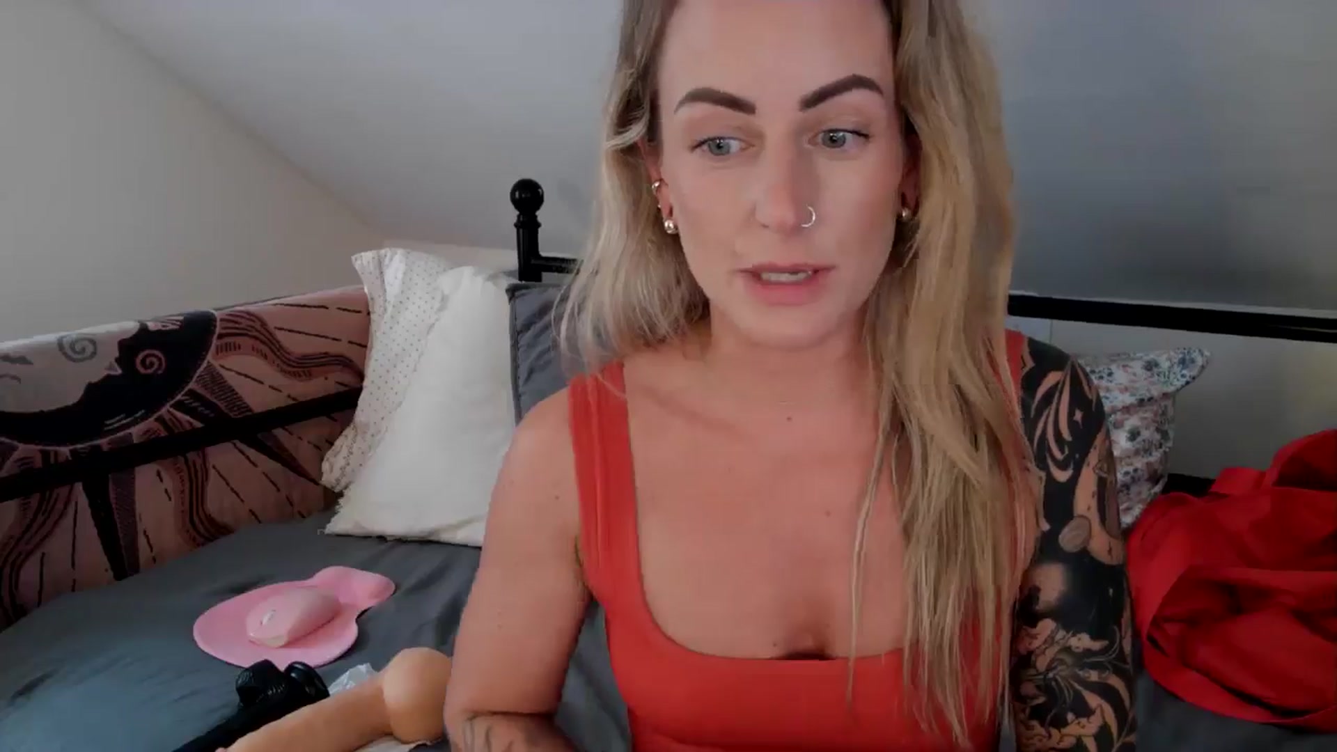 Gallery image thumbnail from Lena_bee's myfreecams stream on, 08/15/2024, 18:50 image 10 of 20
