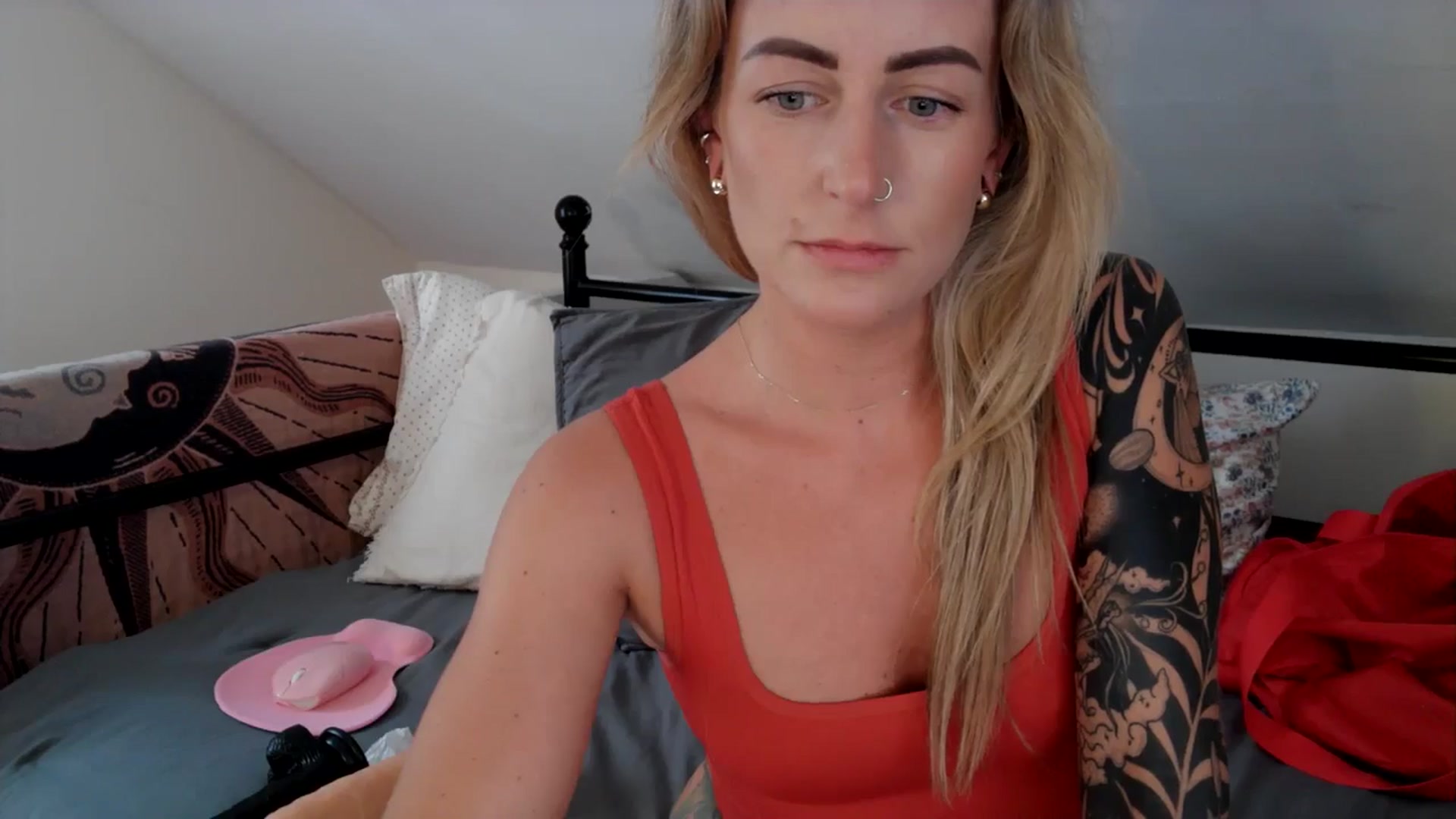 Gallery image thumbnail from Lena_bee's myfreecams stream on, 08/15/2024, 18:50 image 14 of 20