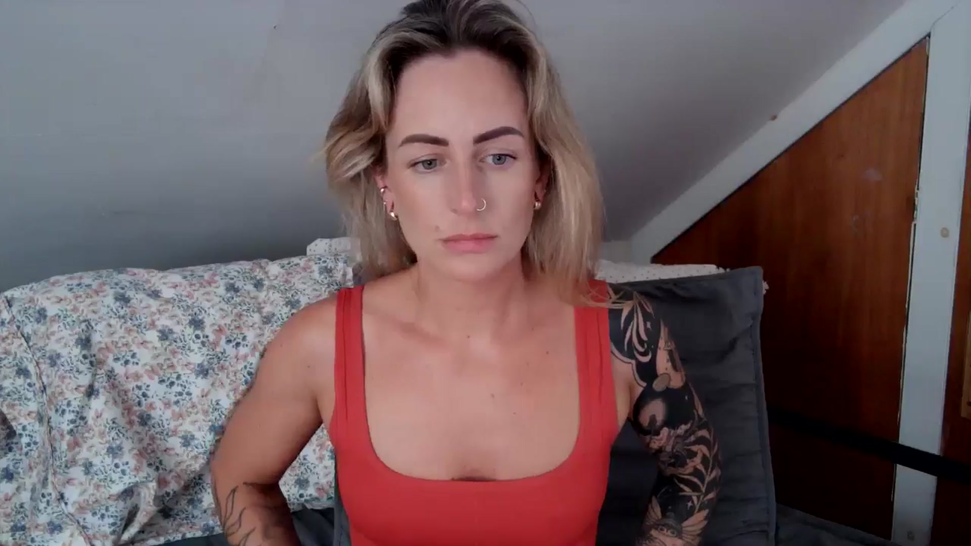Gallery image thumbnail from Lena_bee's myfreecams stream on, 08/15/2024, 22:36 image 2 of 20