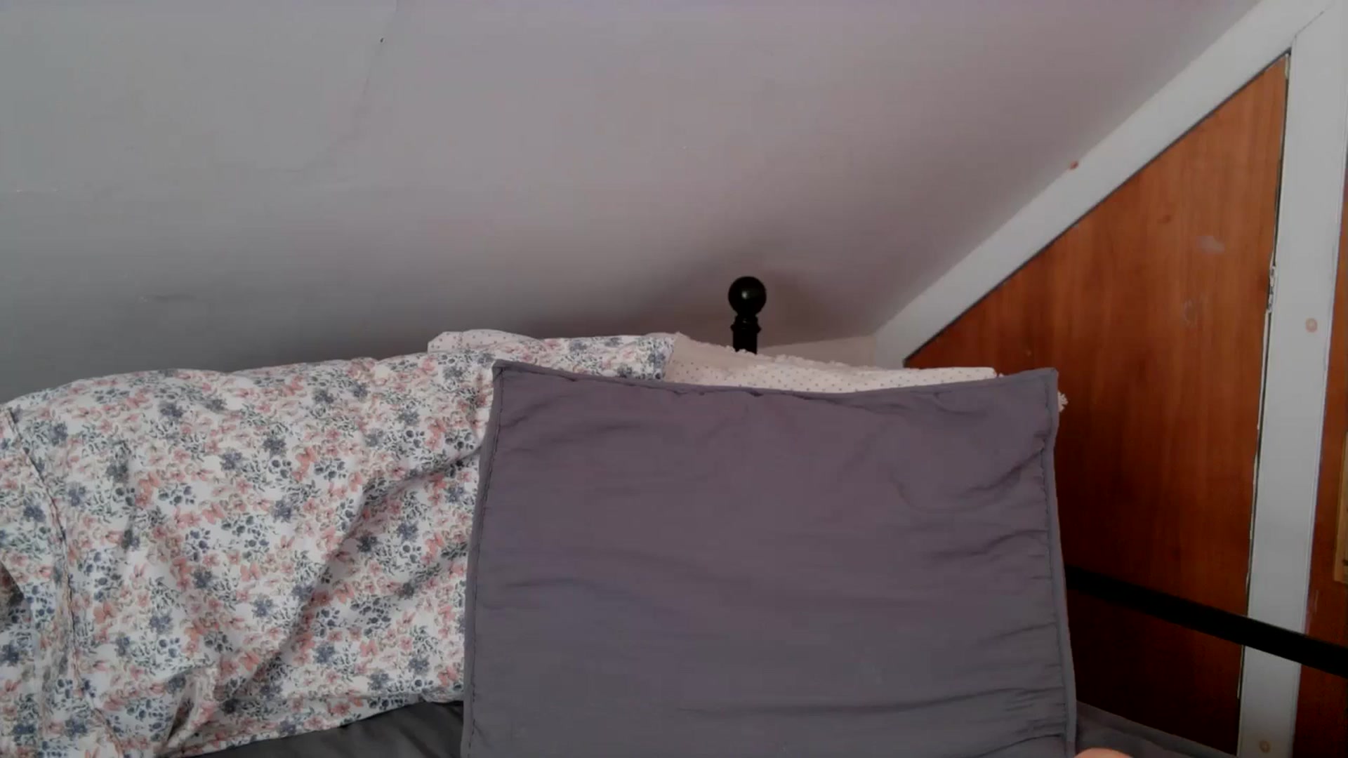 Gallery image thumbnail from Lena_bee's myfreecams stream on, 08/15/2024, 22:36 image 6 of 20
