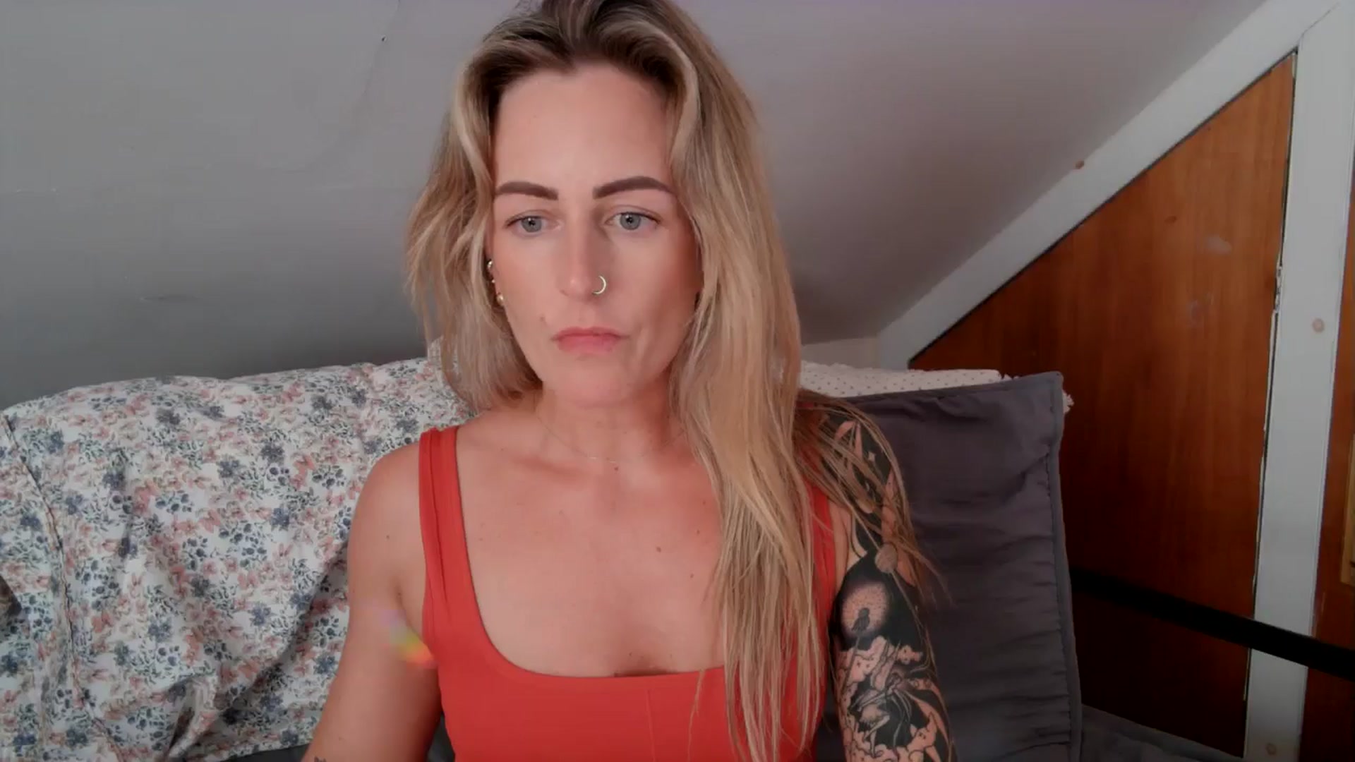 Gallery image thumbnail from Lena_bee's myfreecams stream on, 08/15/2024, 22:36 image 5 of 20