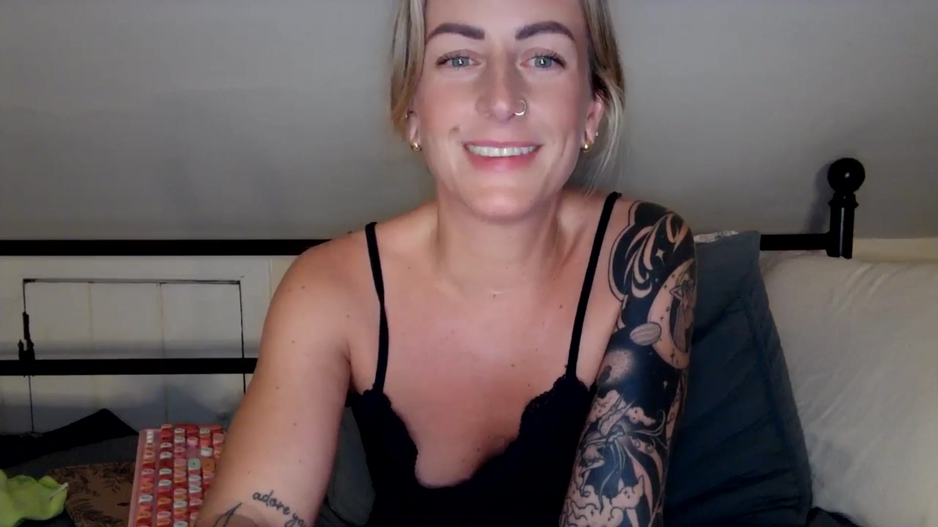 Gallery image thumbnail from Lena_bee's myfreecams stream on, 08/18/2024, 02:17 image 9 of 20
