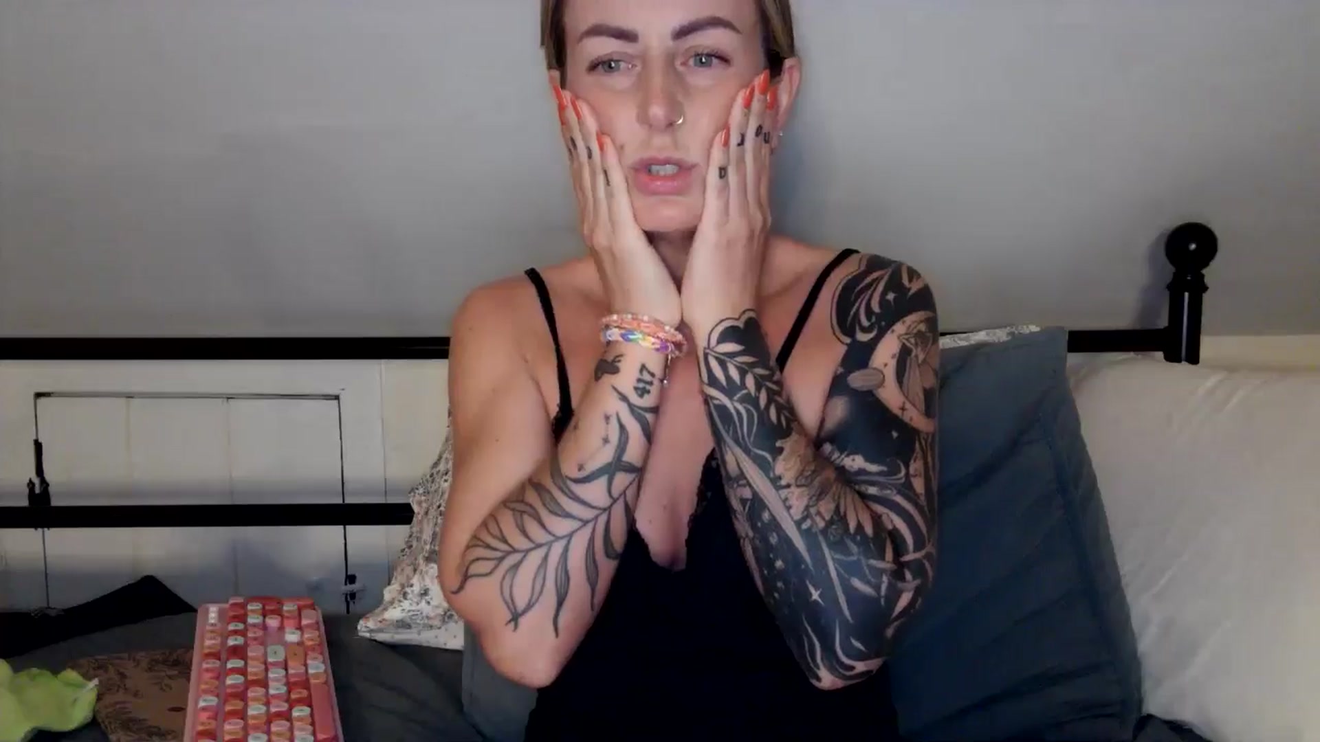Gallery image thumbnail from Lena_bee's myfreecams stream on, 08/18/2024, 02:17 image 14 of 20
