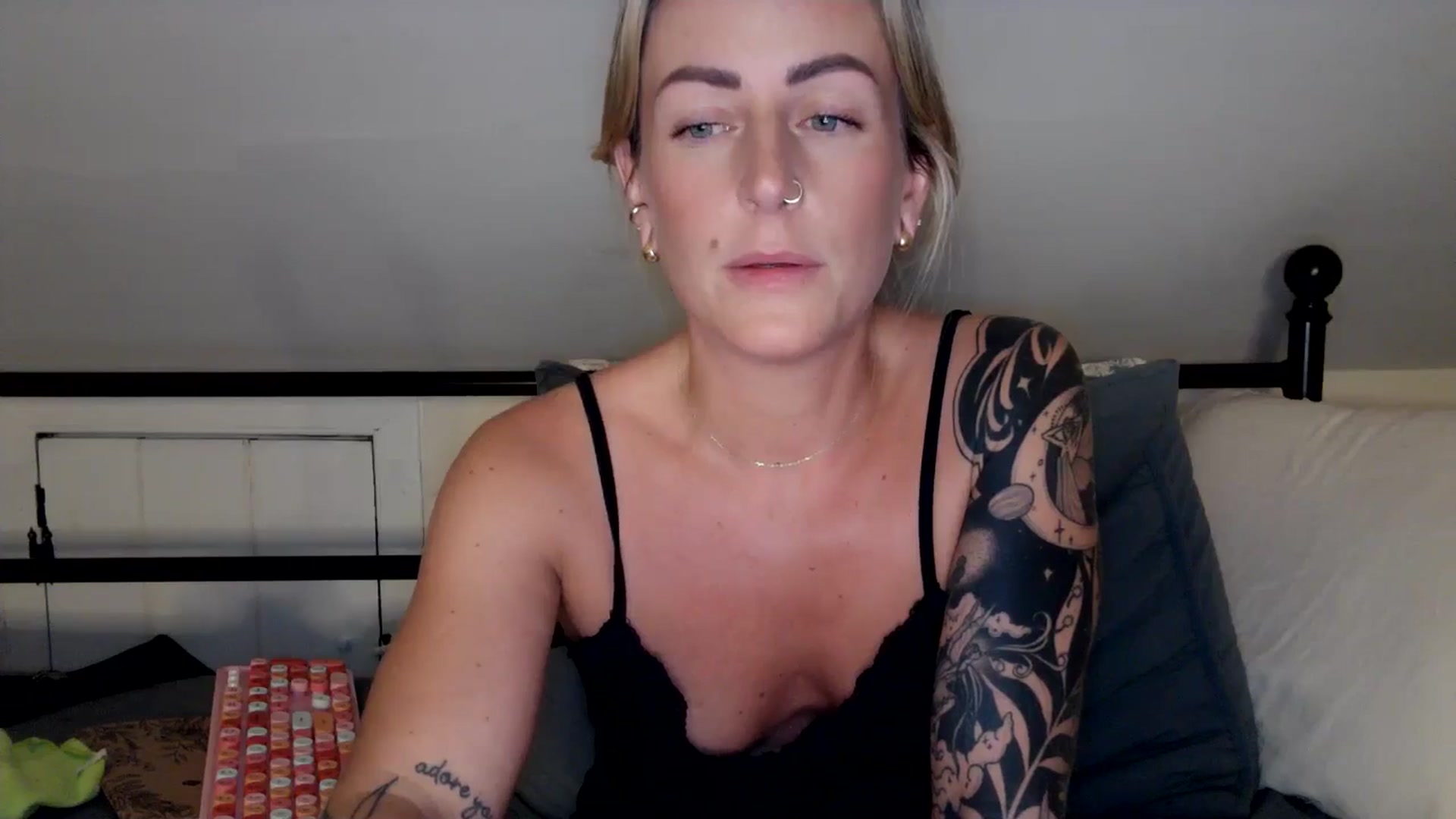 Gallery image thumbnail from Lena_bee's myfreecams stream on, 08/18/2024, 02:17 image 10 of 20