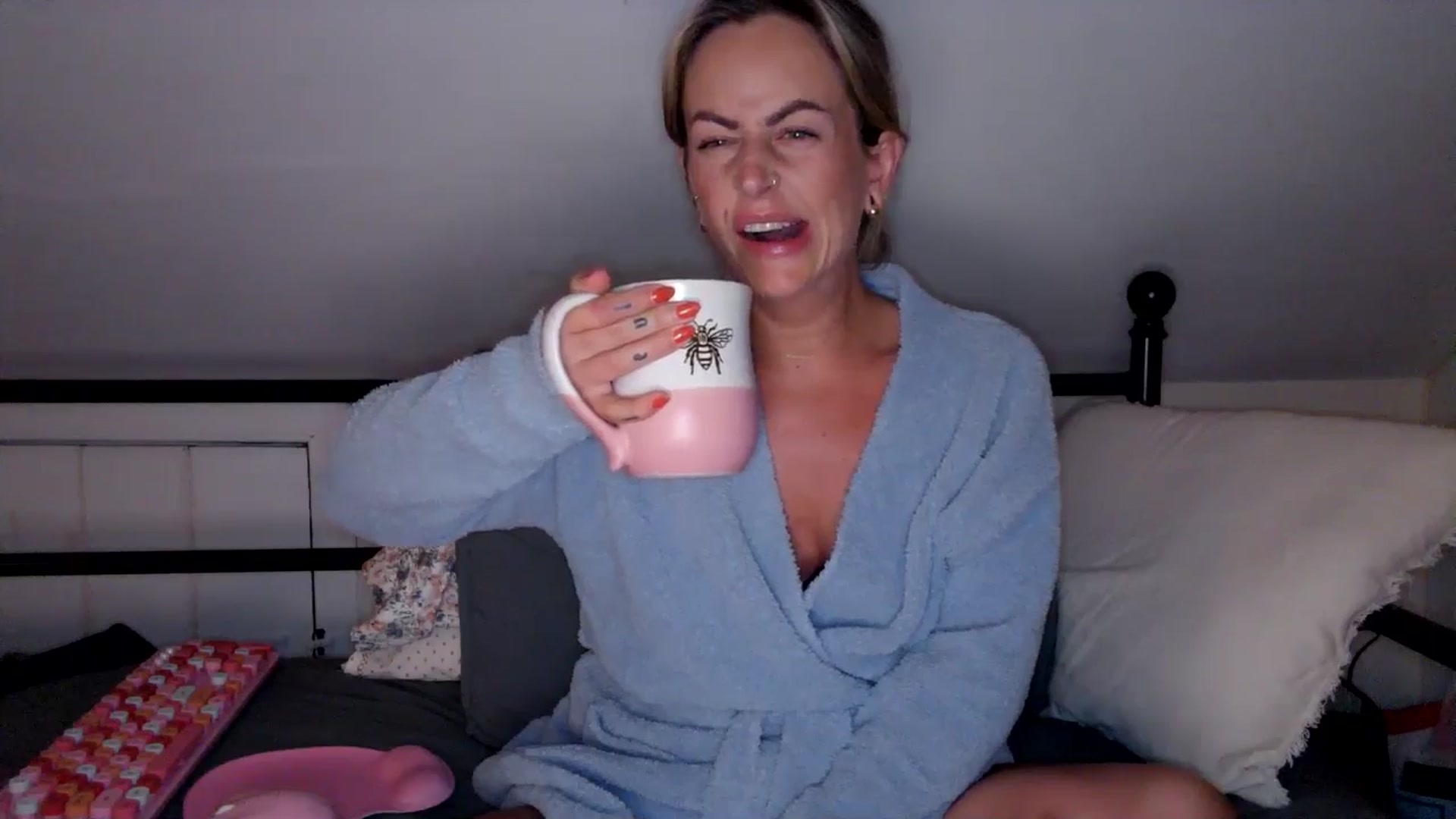 Gallery image thumbnail from Lena_bee's myfreecams stream on, 08/18/2024, 04:33 image 4 of 20