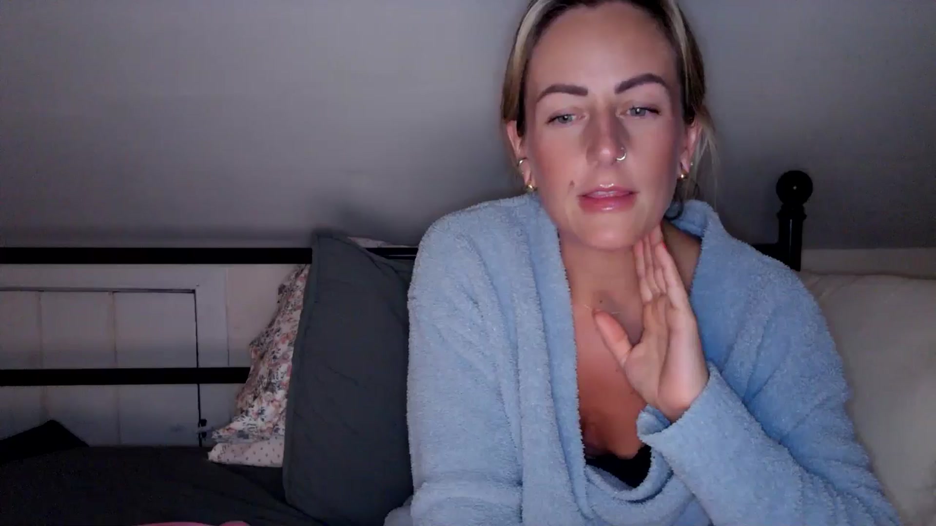 Gallery image thumbnail from Lena_bee's myfreecams stream on, 08/18/2024, 04:33 image 2 of 20