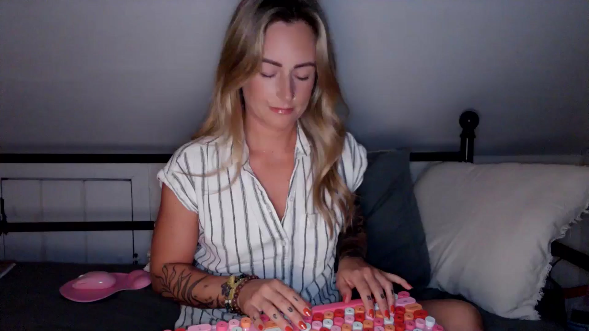Gallery image thumbnail from Lena_bee's myfreecams stream on, 08/20/2024, 03:33 image 1 of 20
