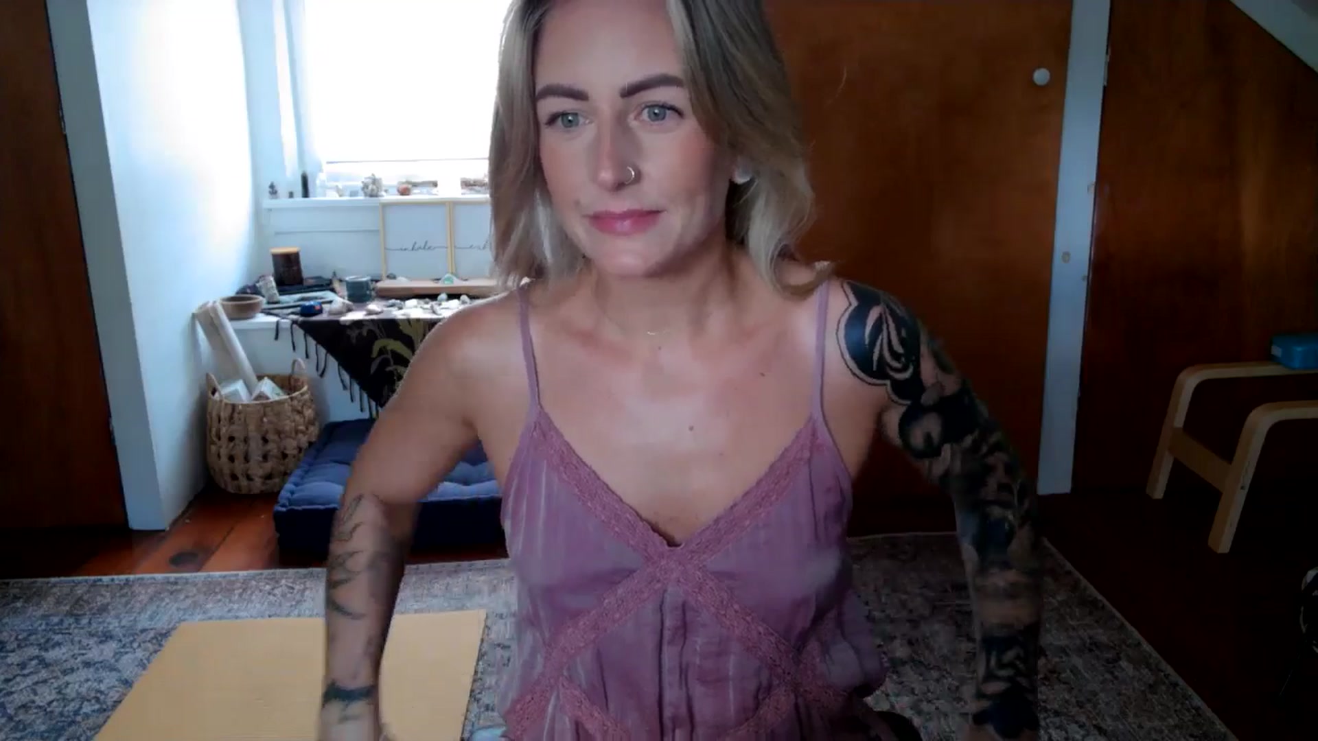 Gallery image thumbnail from Lena_bee's myfreecams stream on, 08/22/2024, 18:14 image 11 of 20