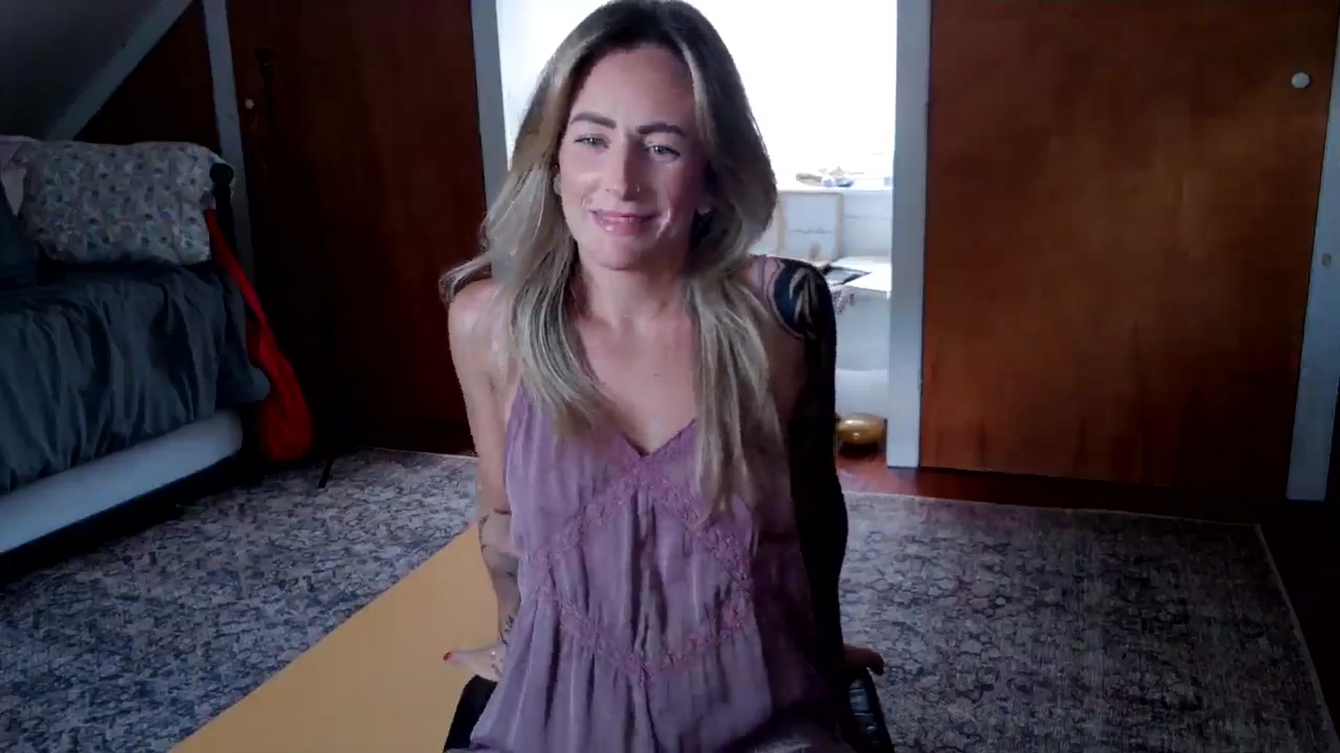 Gallery image thumbnail from Lena_bee's myfreecams stream on, 08/22/2024, 18:14 image 5 of 20