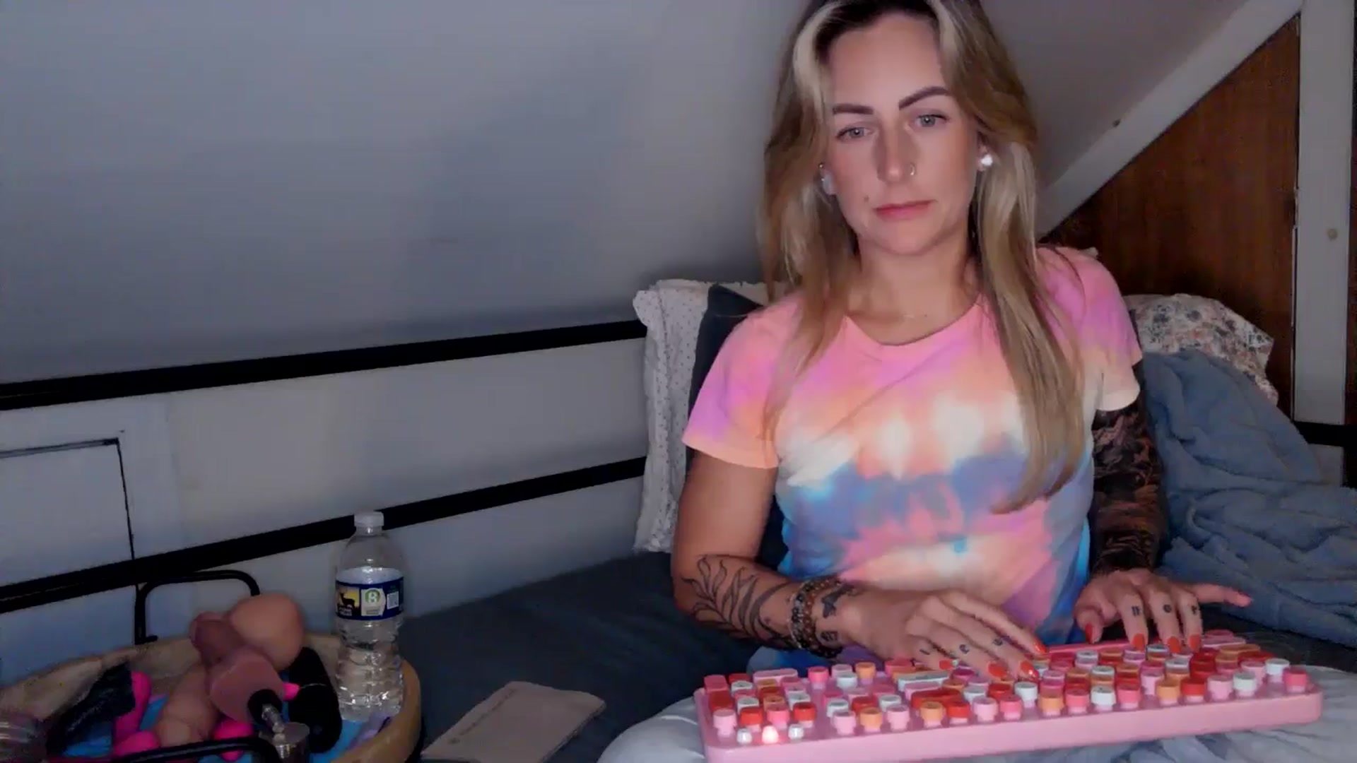 Gallery image thumbnail from Lena_bee's myfreecams stream on, 08/23/2024, 05:28 image 17 of 20