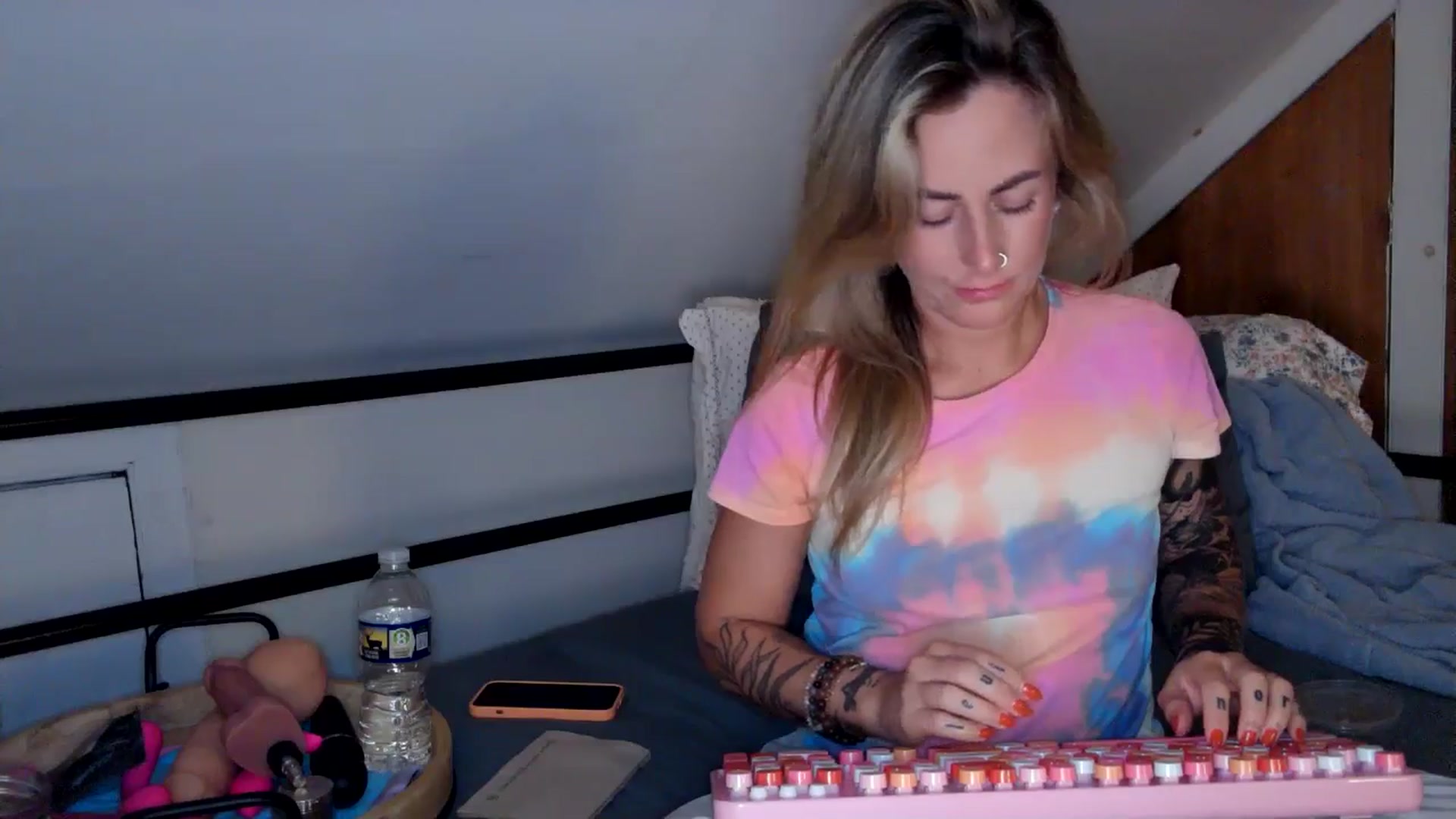 Gallery image thumbnail from Lena_bee's myfreecams stream on, 08/23/2024, 05:28 image 19 of 20