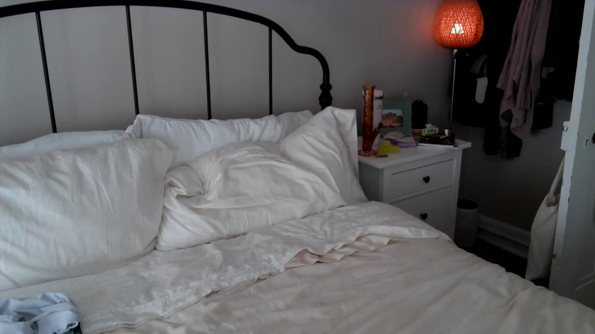 Gallery image thumbnail from Lena_bee's myfreecams stream on, 08/28/2024, 17:33 image 13 of 20