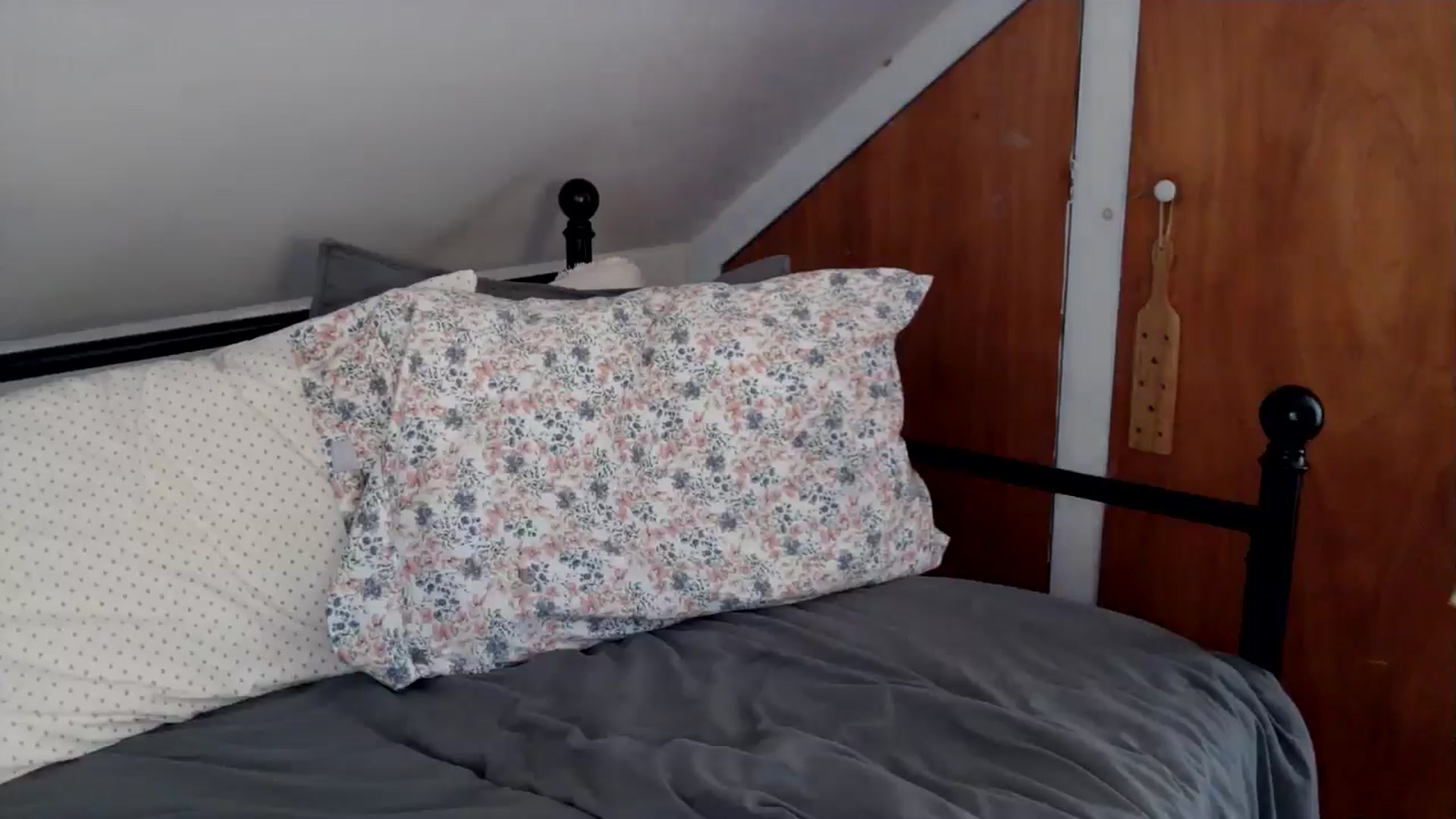 Gallery image thumbnail from Lena_bee's myfreecams stream on, 08/29/2024, 16:34 image 19 of 20