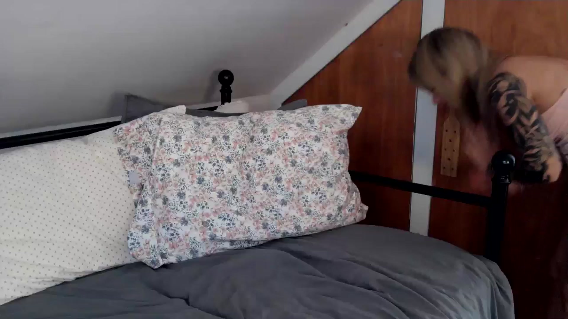 Gallery image thumbnail from Lena_bee's myfreecams stream on, 08/29/2024, 16:34 image 17 of 20