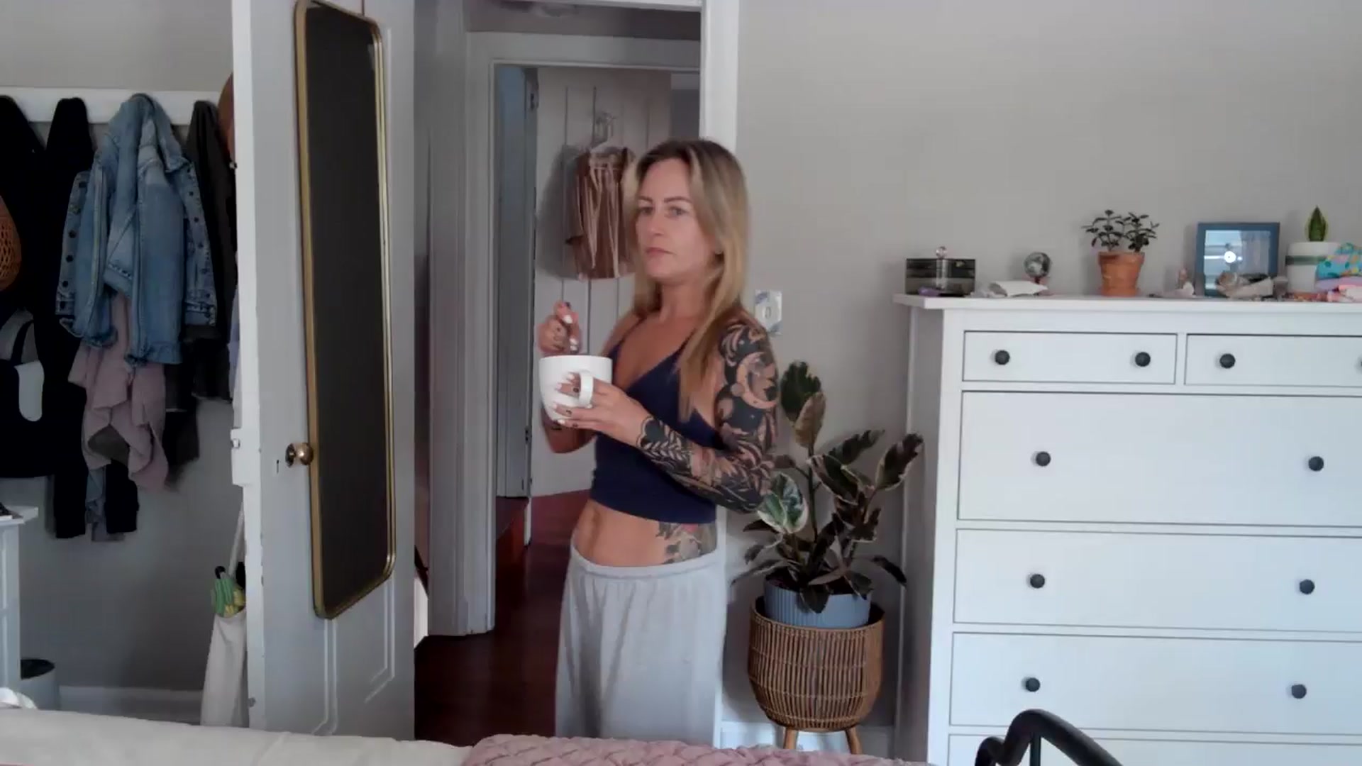Gallery image thumbnail from Lena_bee's myfreecams stream on, 09/03/2024, 16:28 image 5 of 20