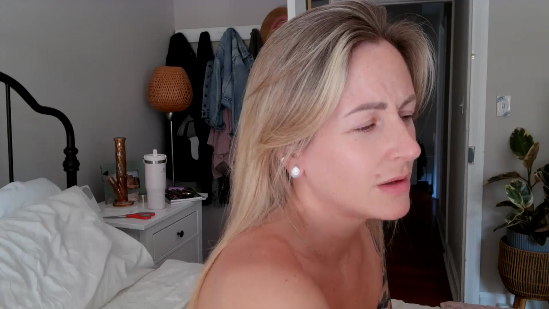 Gallery image thumbnail from Lena_bee's myfreecams stream on, 09/03/2024, 18:05 image 17 of 20