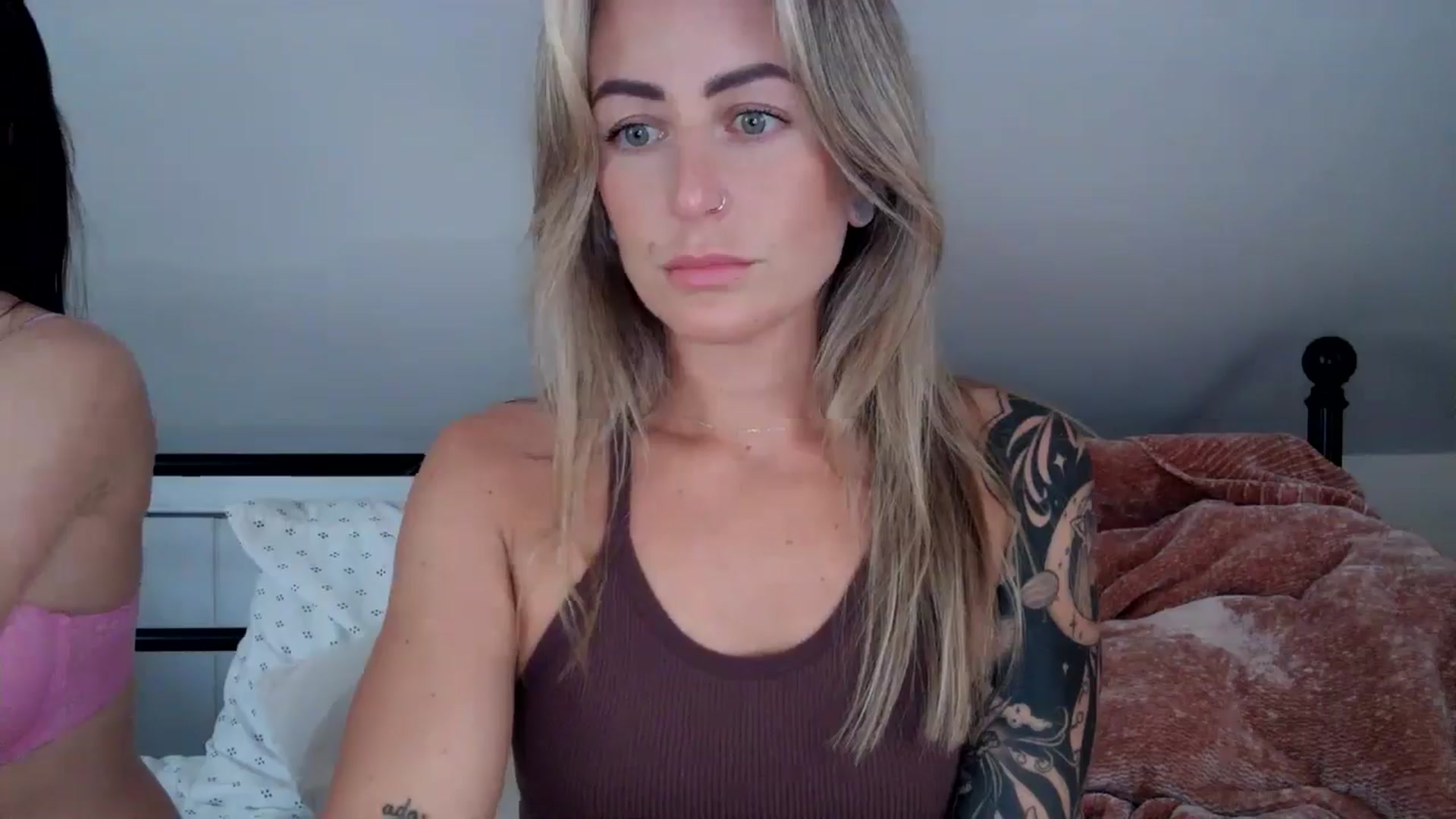 Gallery image thumbnail from Lena_bee's myfreecams stream on, 09/15/2024, 19:32 image 7 of 20