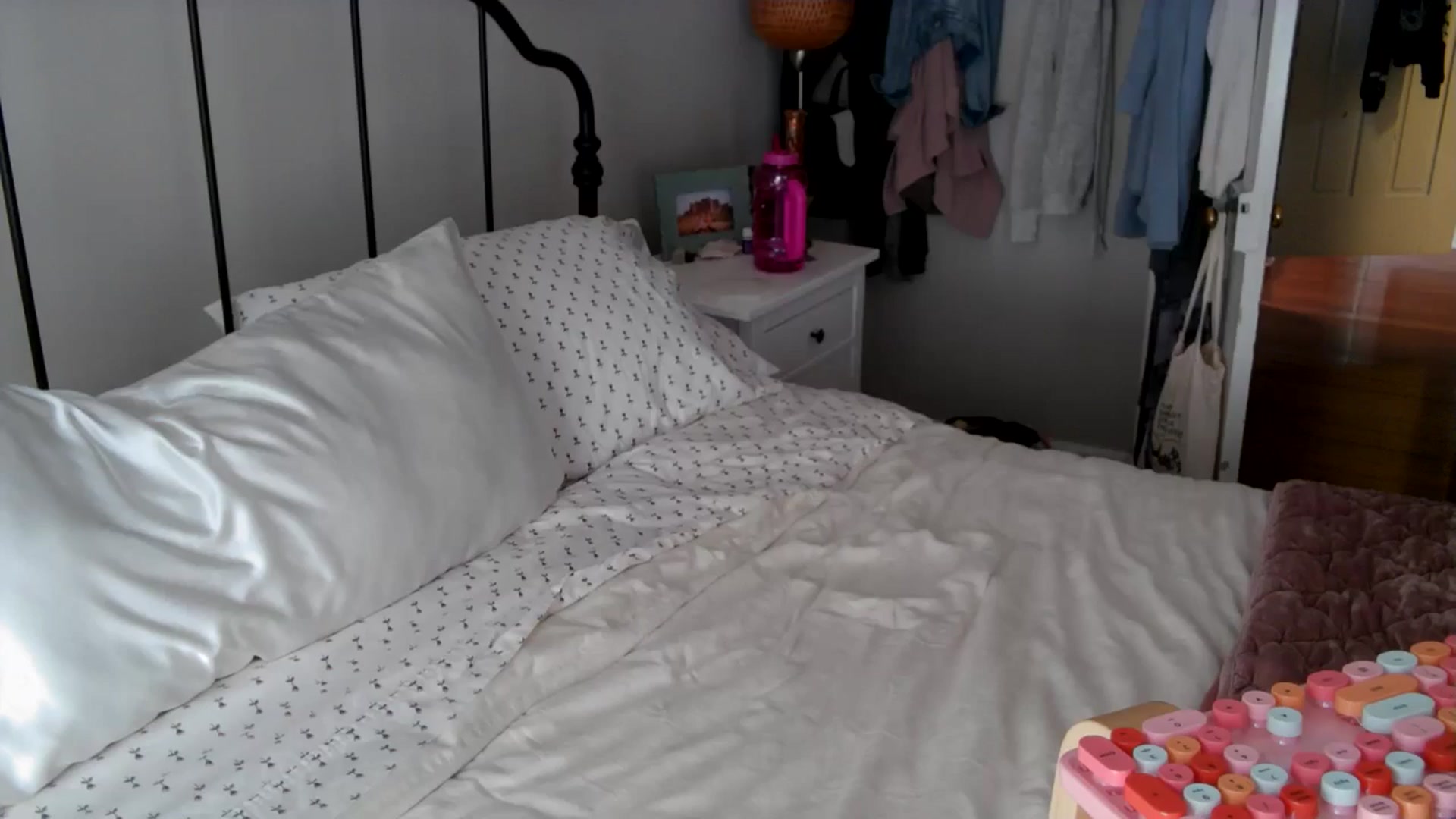 Gallery image thumbnail from Lena_bee's myfreecams stream on, 09/16/2024, 17:58 image 2 of 20