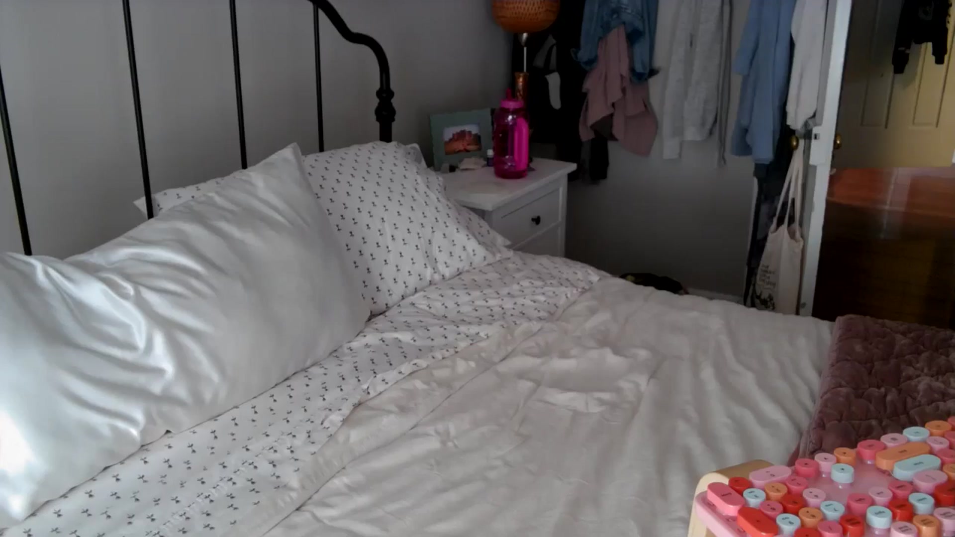 Gallery image thumbnail from Lena_bee's myfreecams stream on, 09/16/2024, 17:58 image 1 of 20