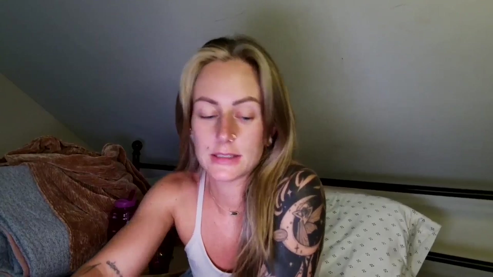 Gallery image thumbnail from Lena_bee's myfreecams stream on, 09/23/2024, 03:41 image 4 of 20