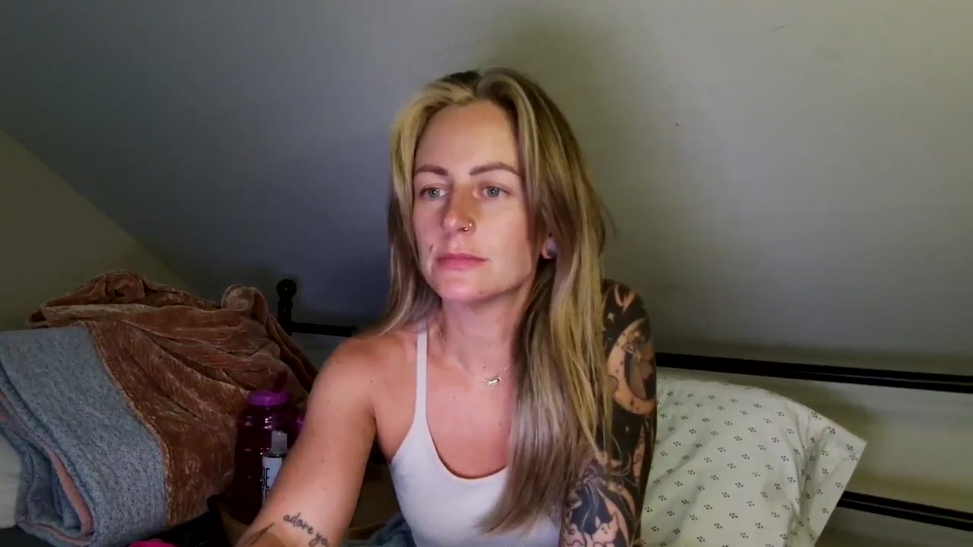 Gallery image thumbnail from Lena_bee's myfreecams stream on, 09/23/2024, 03:41 image 3 of 20