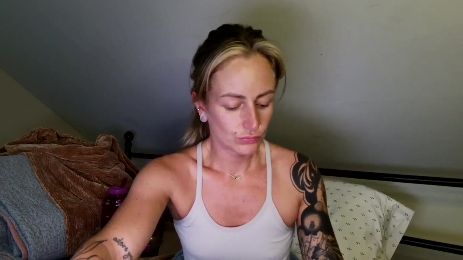 Gallery image thumbnail from Lena_bee's myfreecams stream on, 09/23/2024, 03:41 image 12 of 20