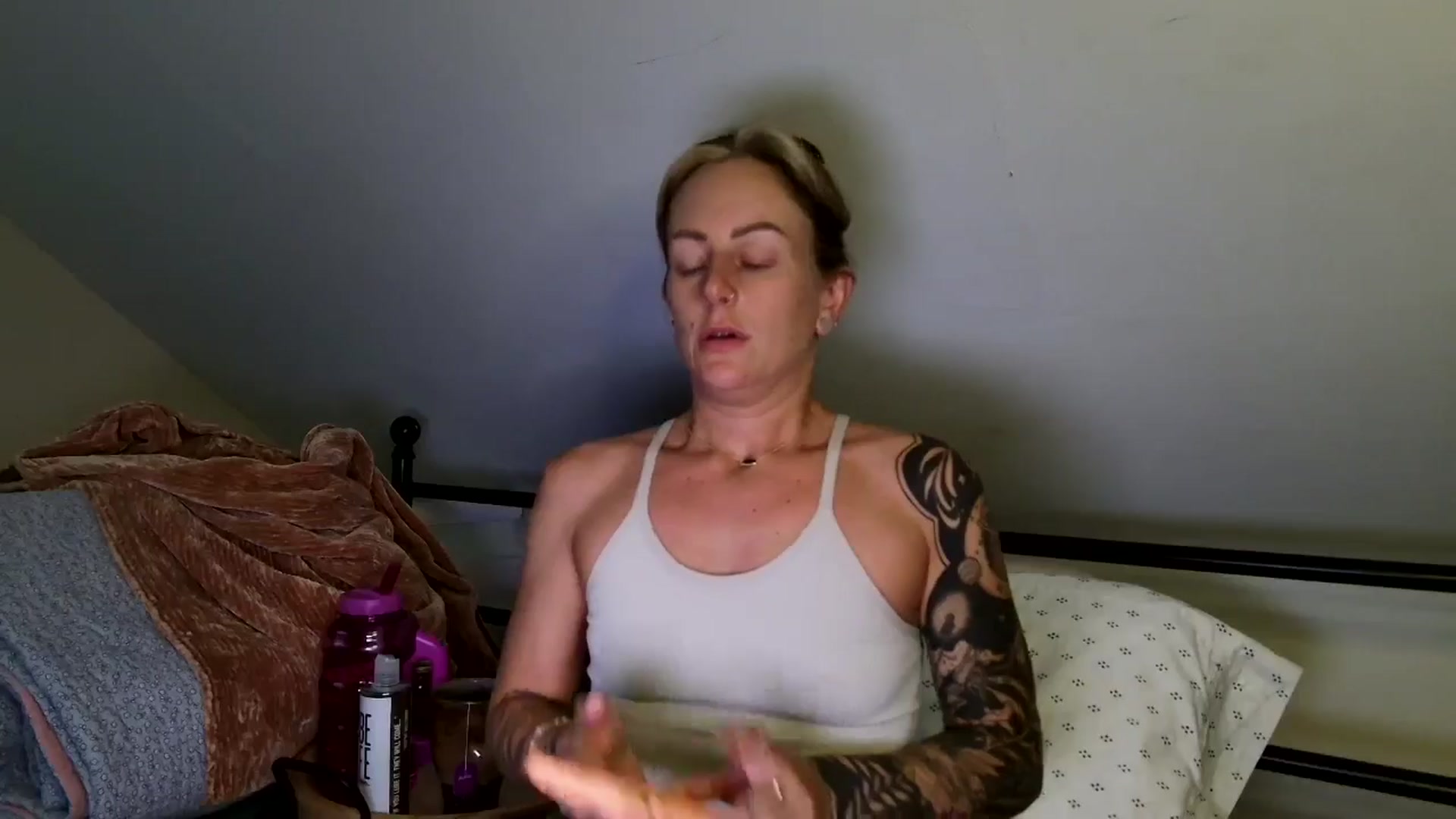 Gallery image thumbnail from Lena_bee's myfreecams stream on, 09/23/2024, 03:41 image 10 of 20