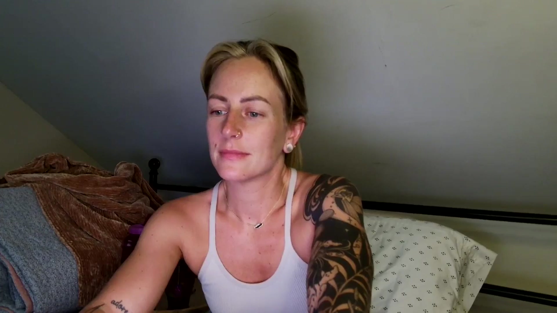 Gallery image thumbnail from Lena_bee's myfreecams stream on, 09/23/2024, 03:41 image 18 of 20