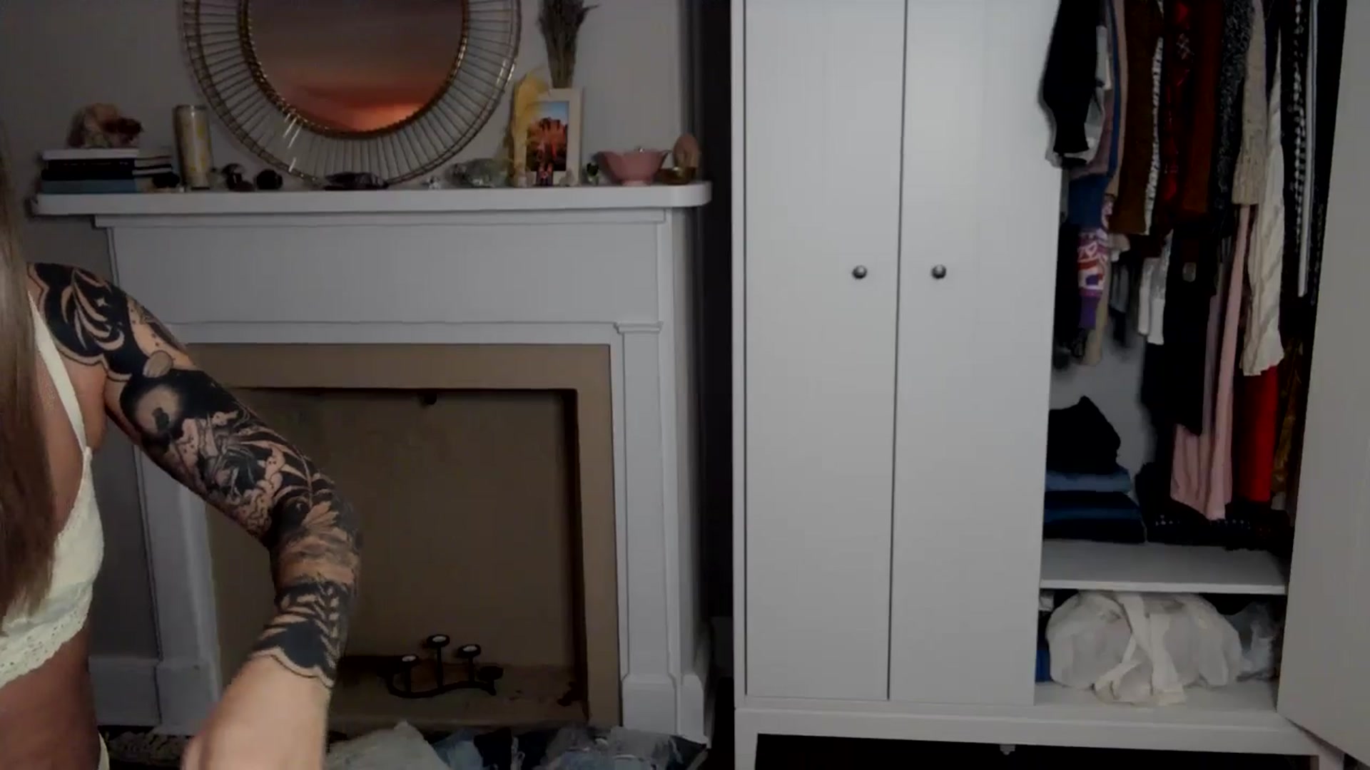 Gallery image thumbnail from Lena_bee's myfreecams stream on, 09/27/2024, 23:49 image 12 of 20
