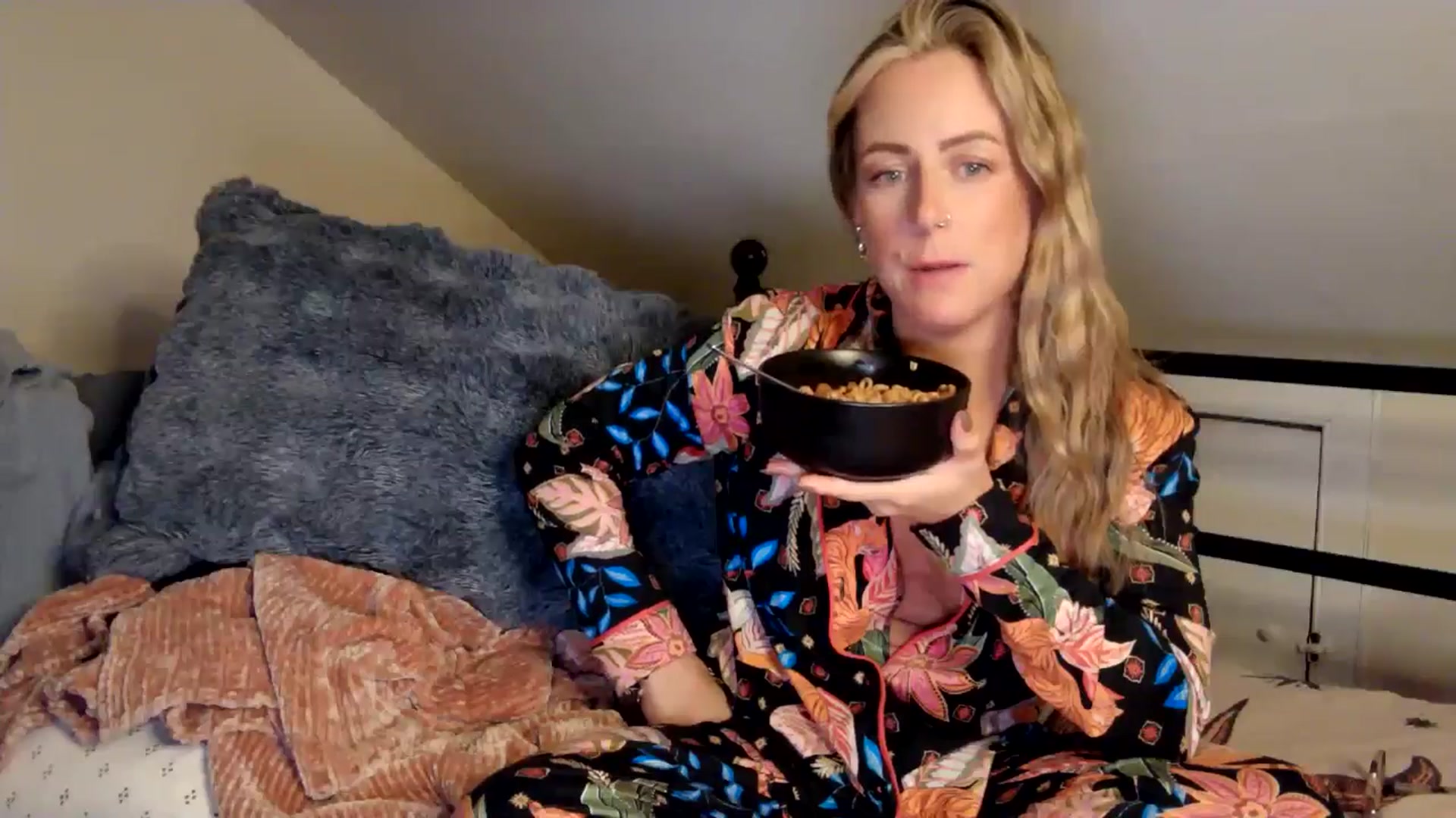 Gallery image thumbnail from Lena_bee's myfreecams stream on, 10/01/2024, 05:12 image 20 of 20