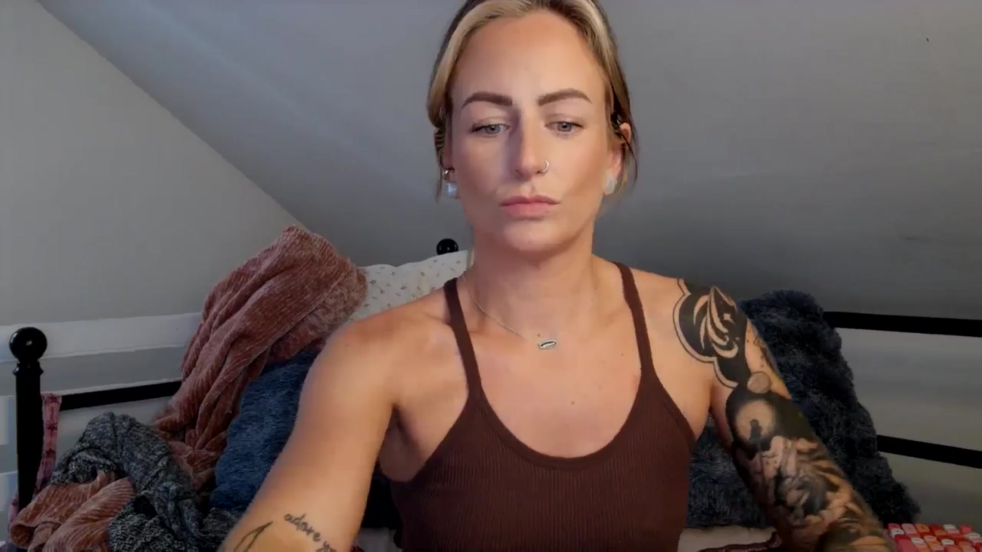 Gallery image thumbnail from Lena_bee's myfreecams stream on, 10/07/2024, 17:19 image 19 of 20