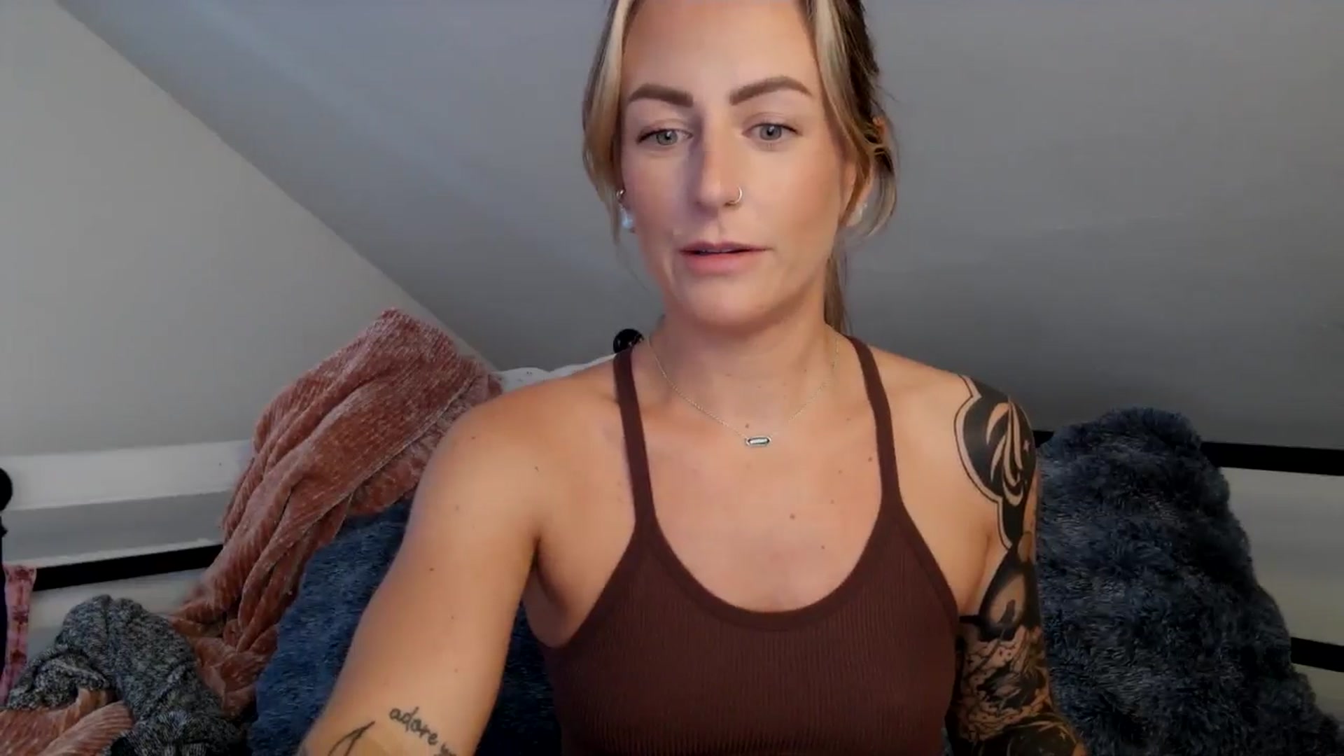 Gallery image thumbnail from Lena_bee's myfreecams stream on, 10/07/2024, 17:19 image 2 of 20