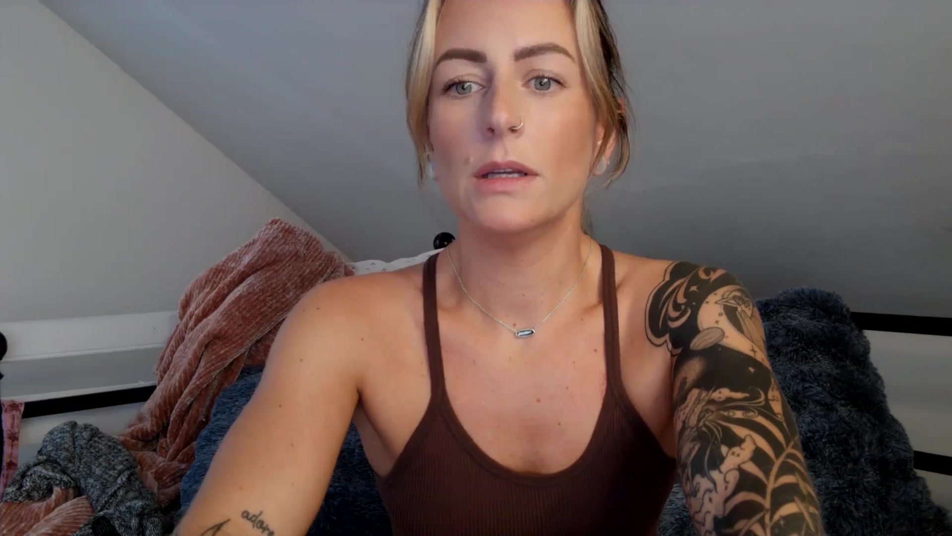 Gallery image thumbnail from Lena_bee's myfreecams stream on, 10/07/2024, 17:19 image 4 of 20